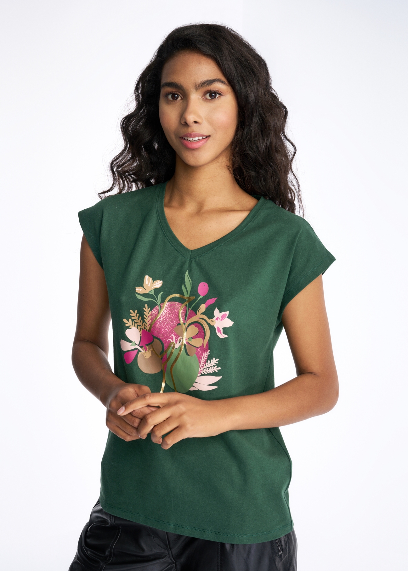 Zielony T-shirt damski w serek TSHDT-0099-54(Z22)-01