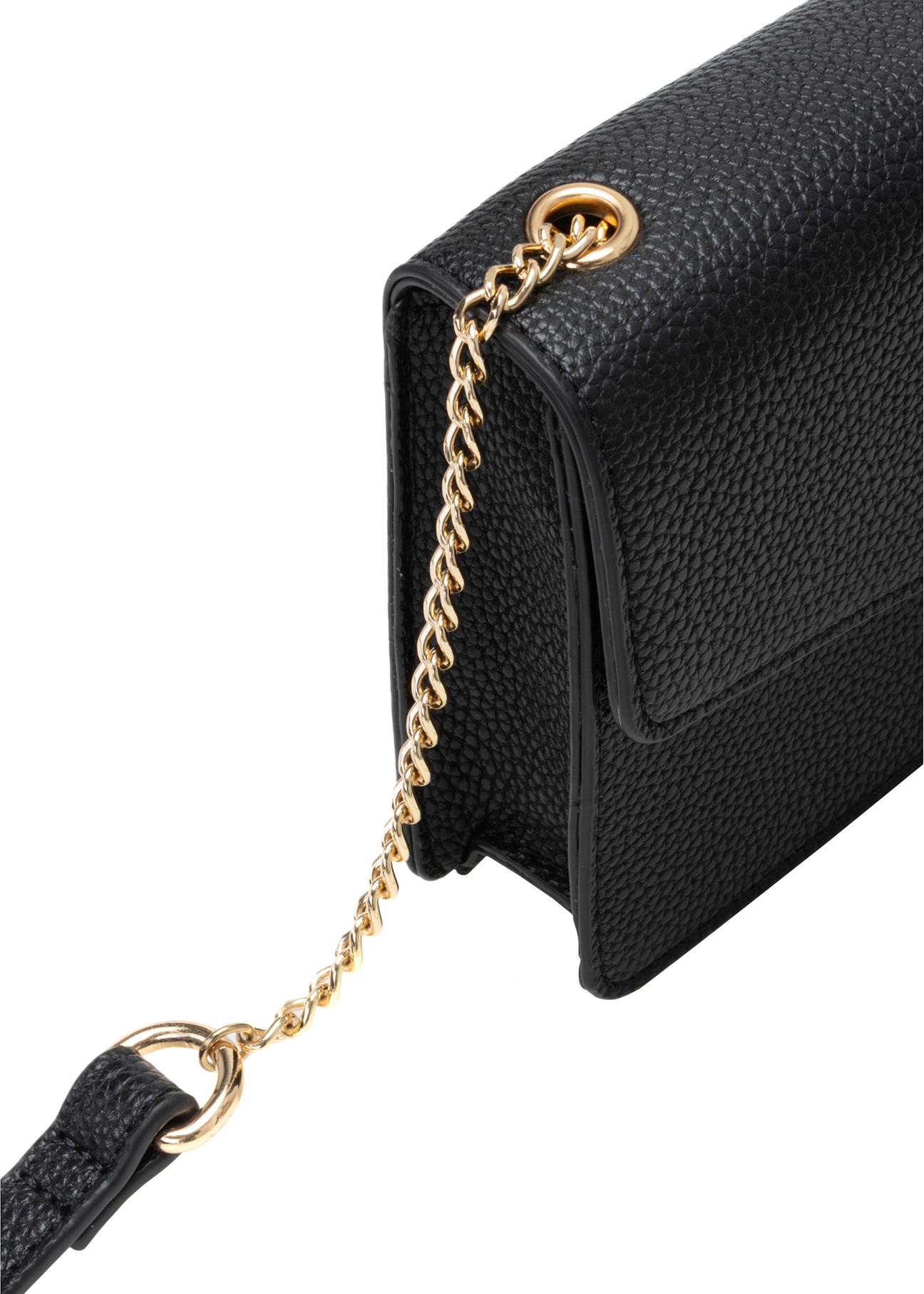 Czarna mała torebka damska TOREC-1141-9I(W26), zbliżenie na detal produktu na białym tle.