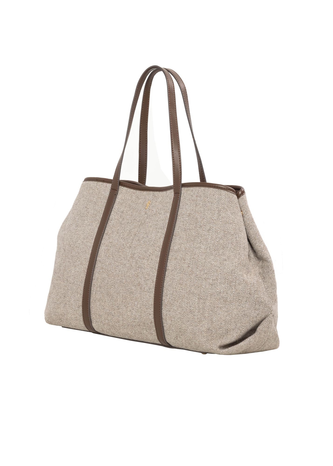 Beżowa torebka shopper w jodełkę TOREC-1330-1P(Z26) - widok produktu po skosie, na białym tle.