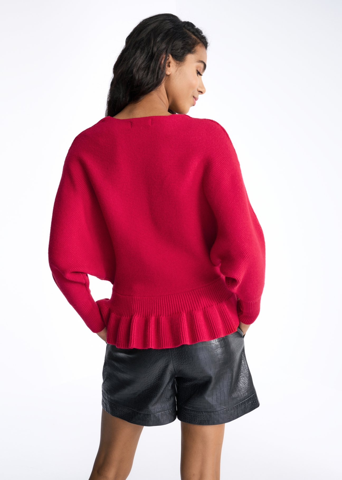 Czerwony sweter damski z taliowaniem SWEDT-0126-42(Z22)-03