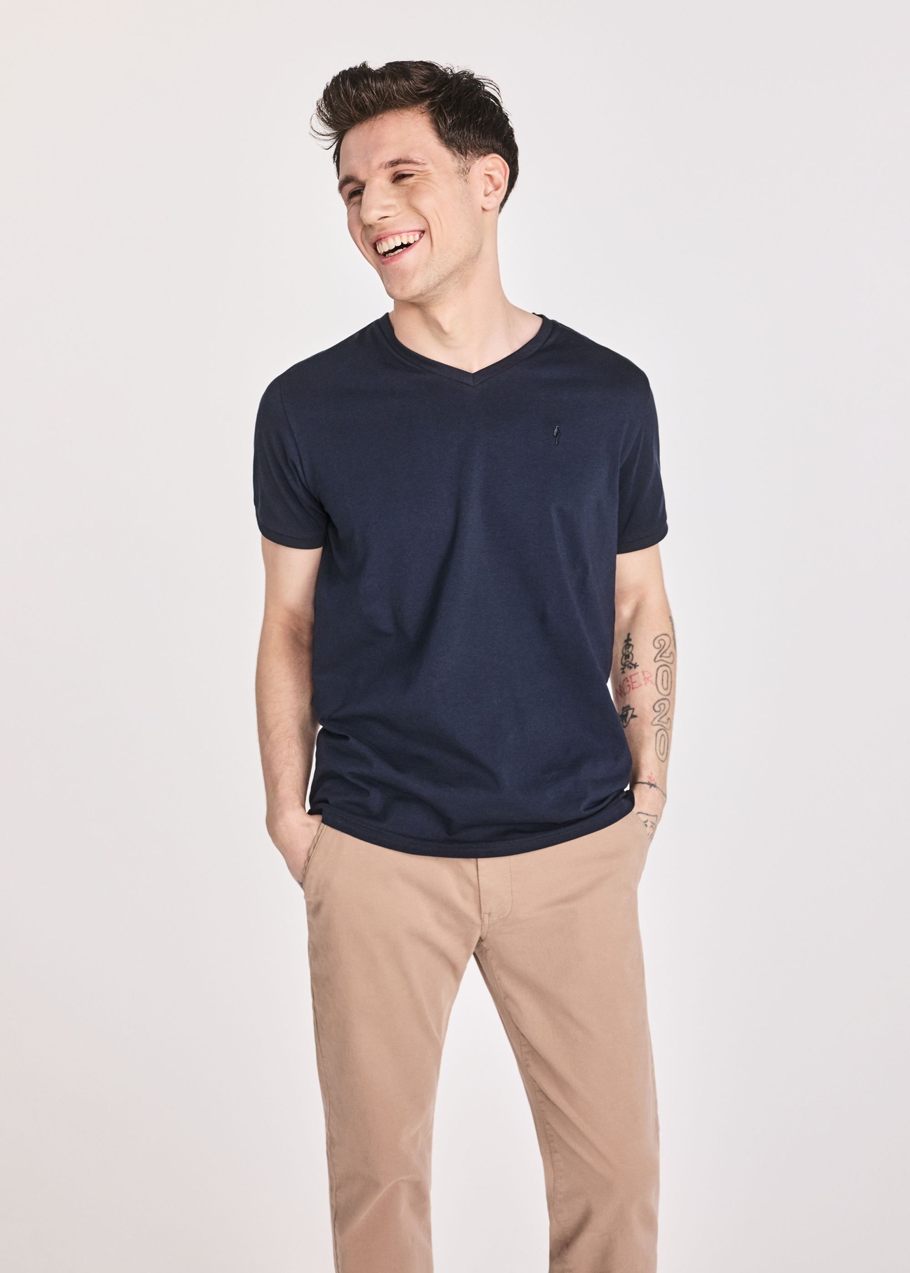 Granatowy basic T-shirt męski z logo TSHMT-0088-69(W25)-01