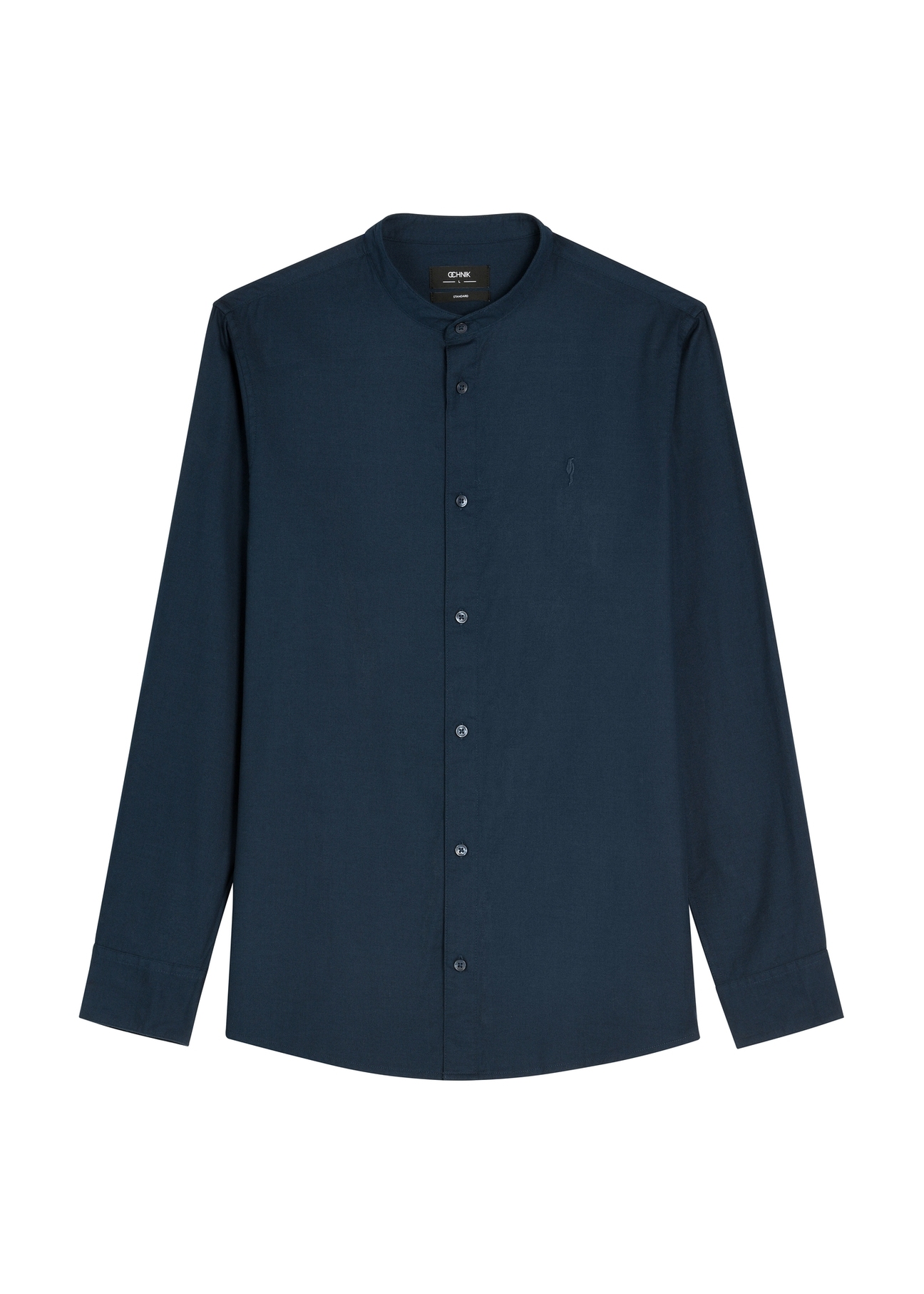 Granatowa bawełniana koszula męska KOSMT-0326-7E(W26), widok produktu z przodu na białym tle.