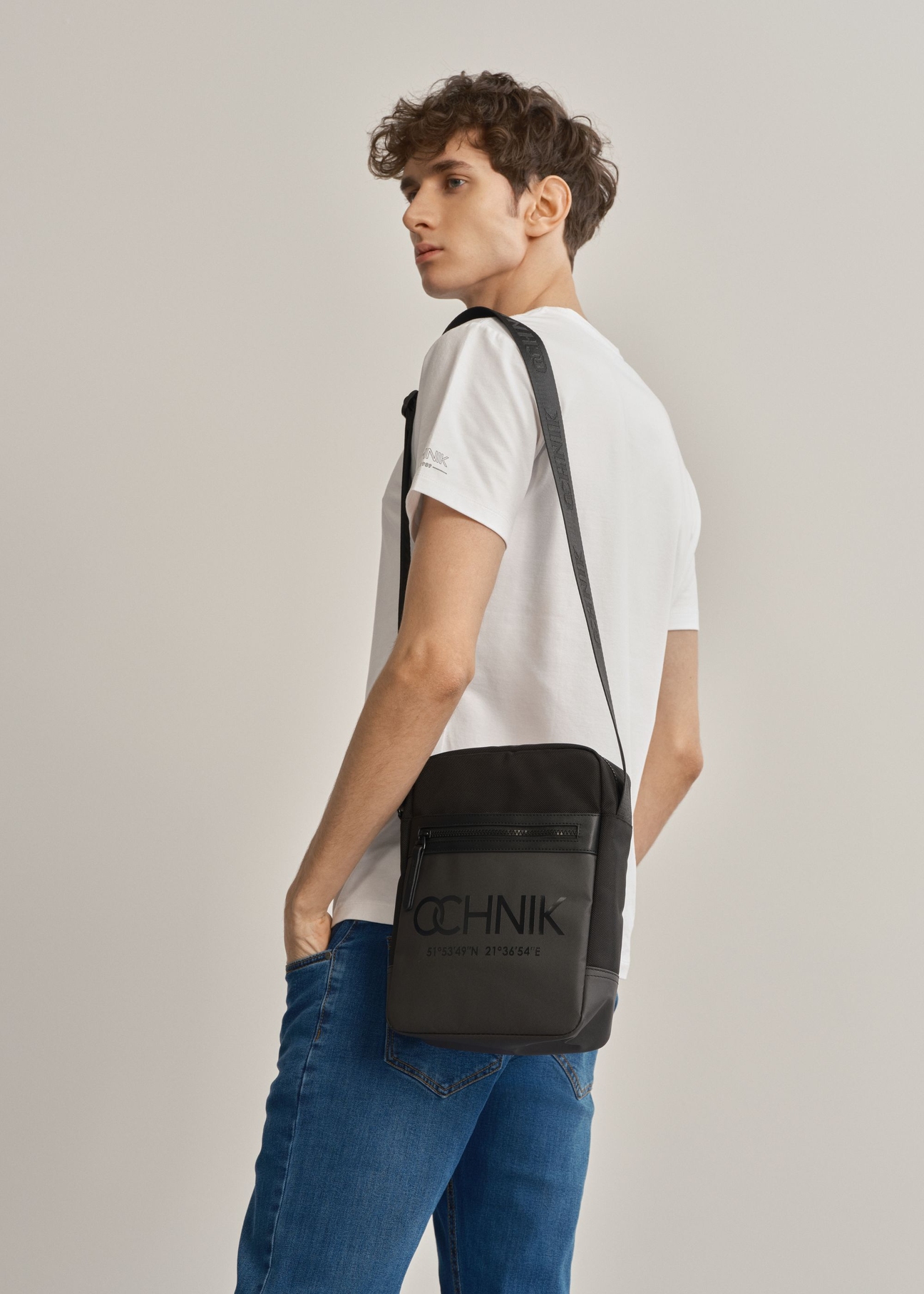 Czarna torba męska z logo TORMN-0283-99(W23)-07