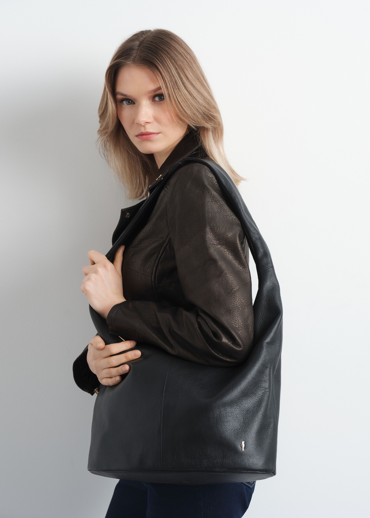 Skórzana torebka damska hobo TORES-0900-99(W23)-06