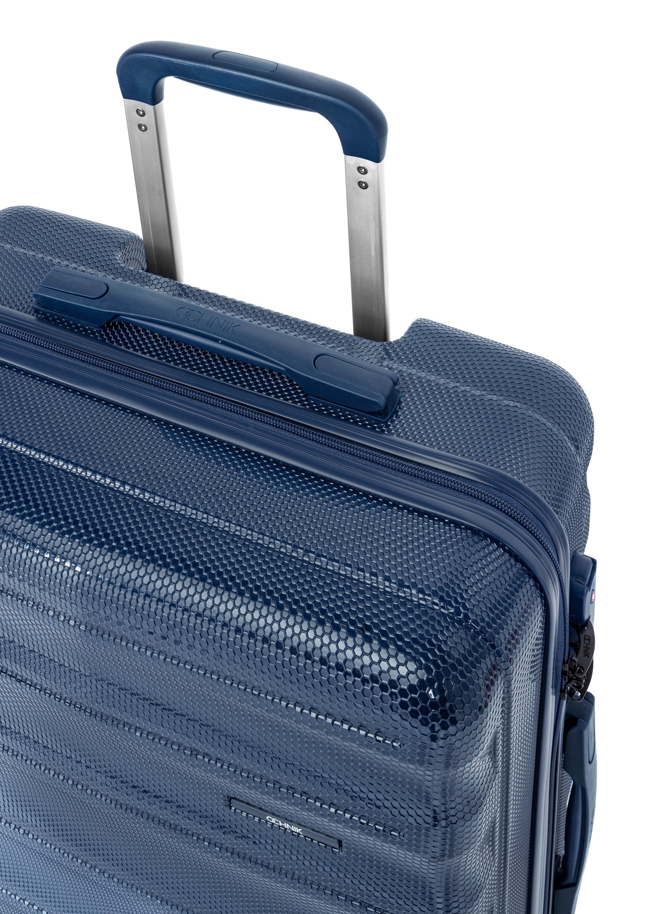 Komplet walizek na kółkach 19'/24'/28' WALPC-0015-7D(W26), widok rączki produktu na białym tle.