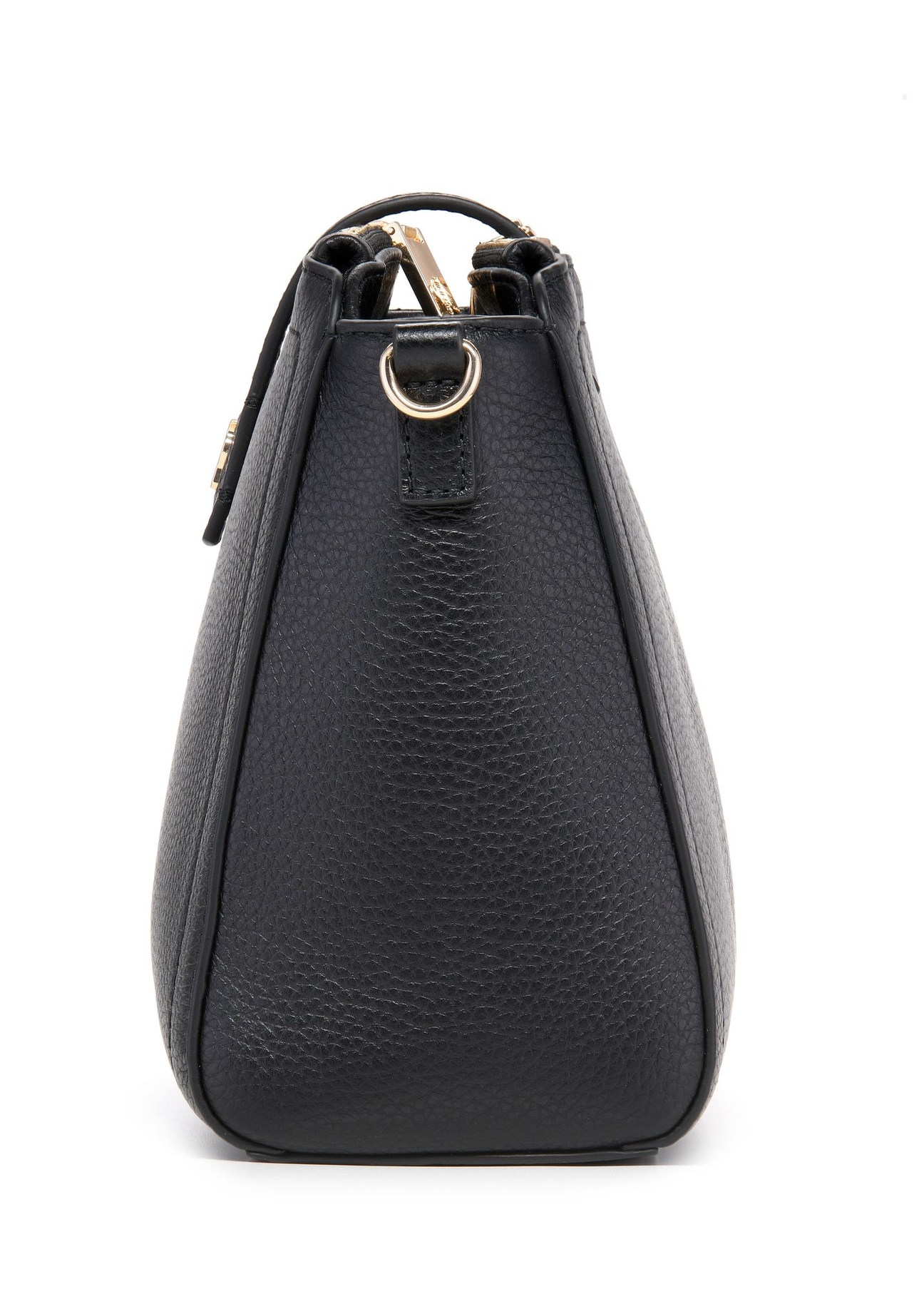 Skórzana czarna torebka na ramię TORES-1275-9I(W26) - zbliżenie na detal, na białym tle.