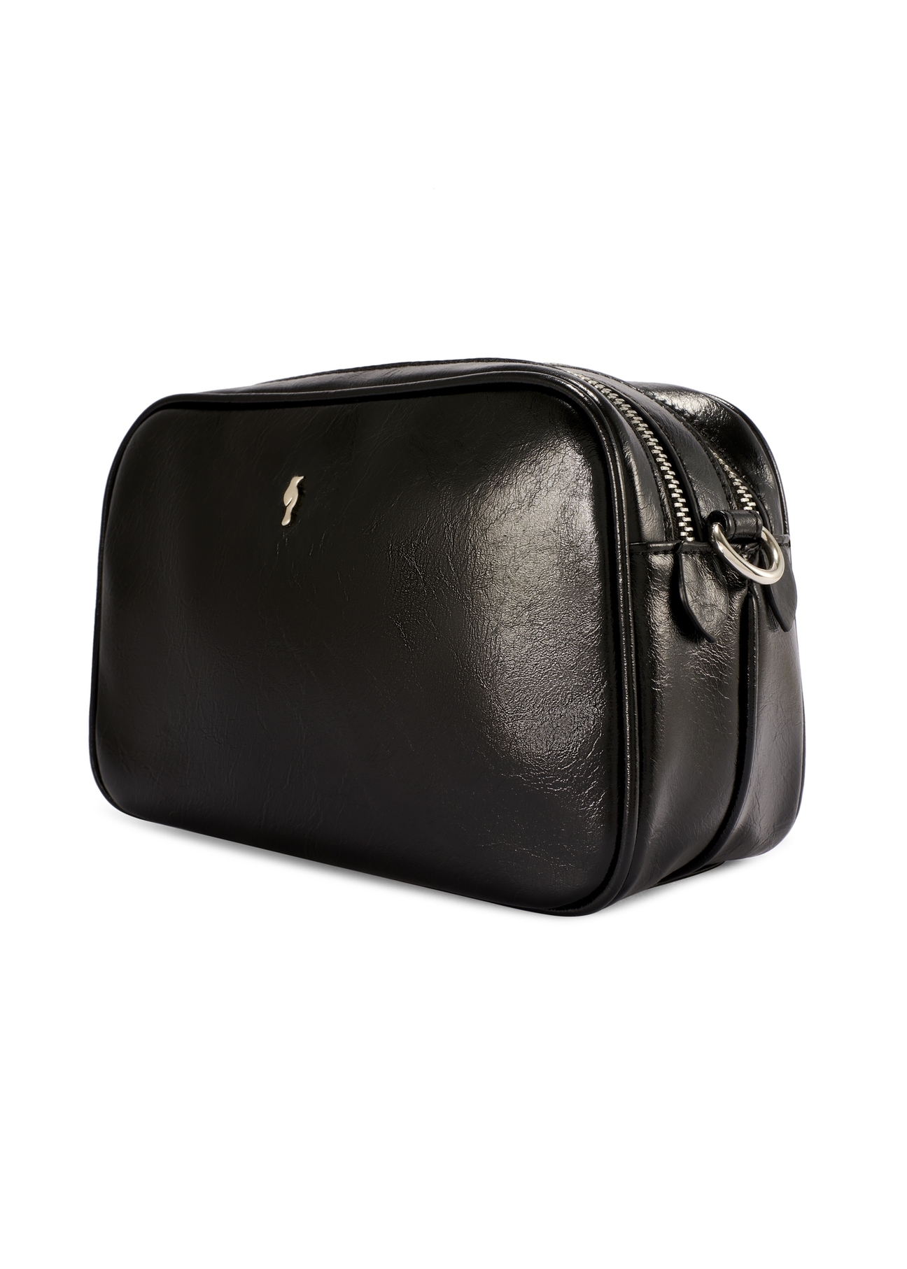 Średnia czarna torebka damska TOREC-1121-9F(W26), widok produktu skosem na białym tle.