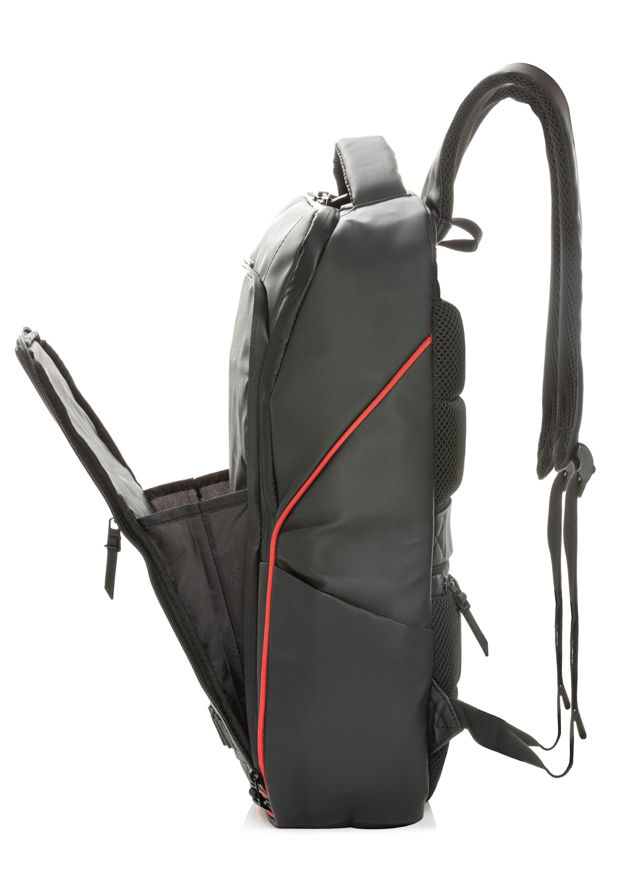 Czarny duży plecak męski TORMN-0396-9J(W26), widok produktu z boku na białym tle.