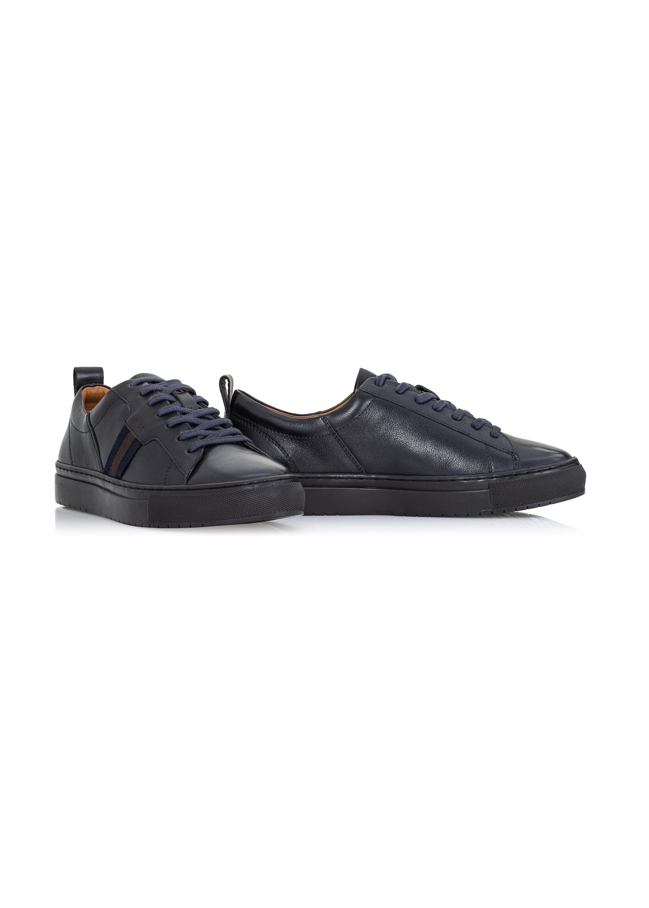 Granatowe skórzane sneakersy męskie BUTYM-0430-69(W24)-02
