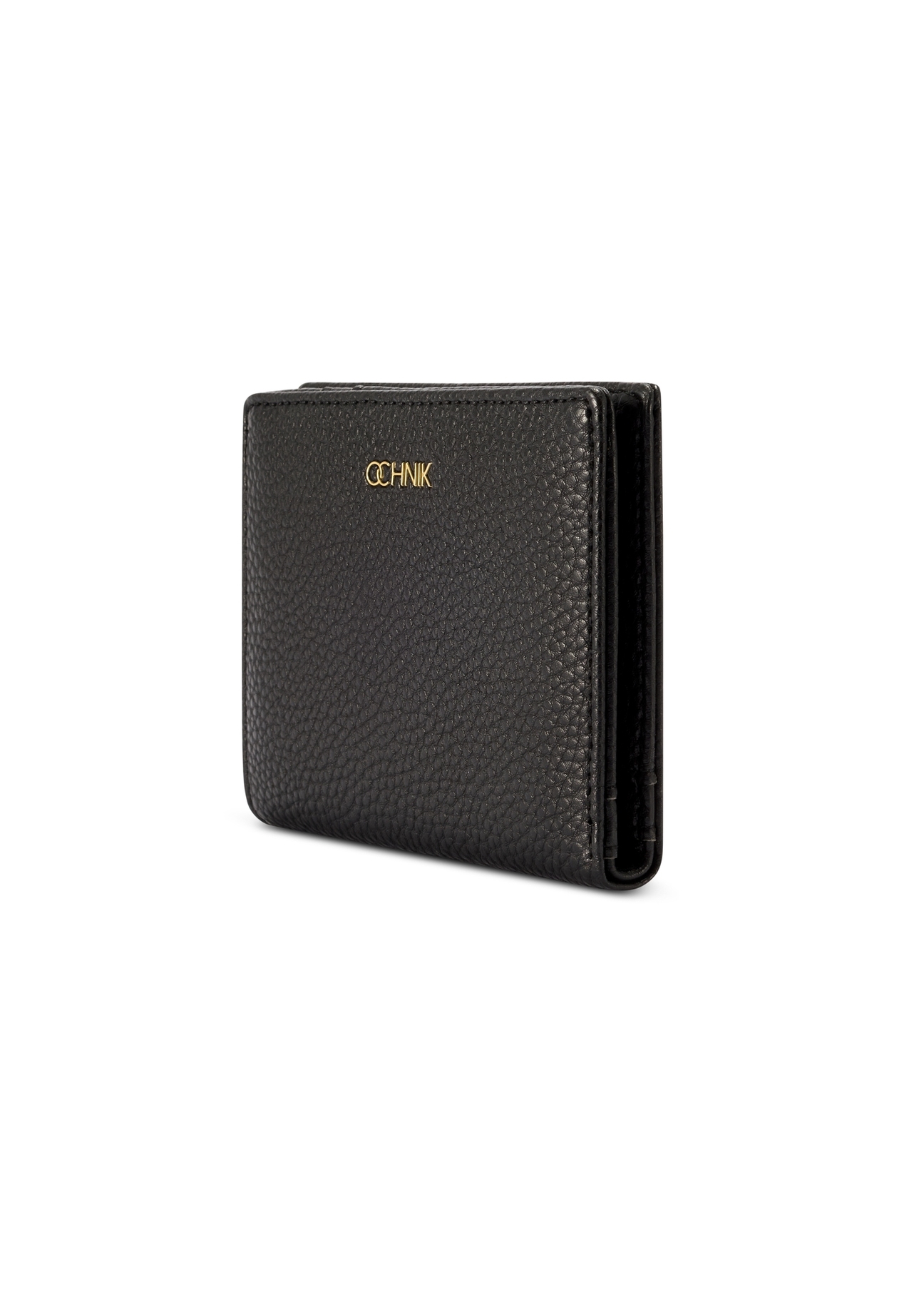 Mały czarny portfel damski POREC-0415-99(W26), widok produktu skosem na białym tle.