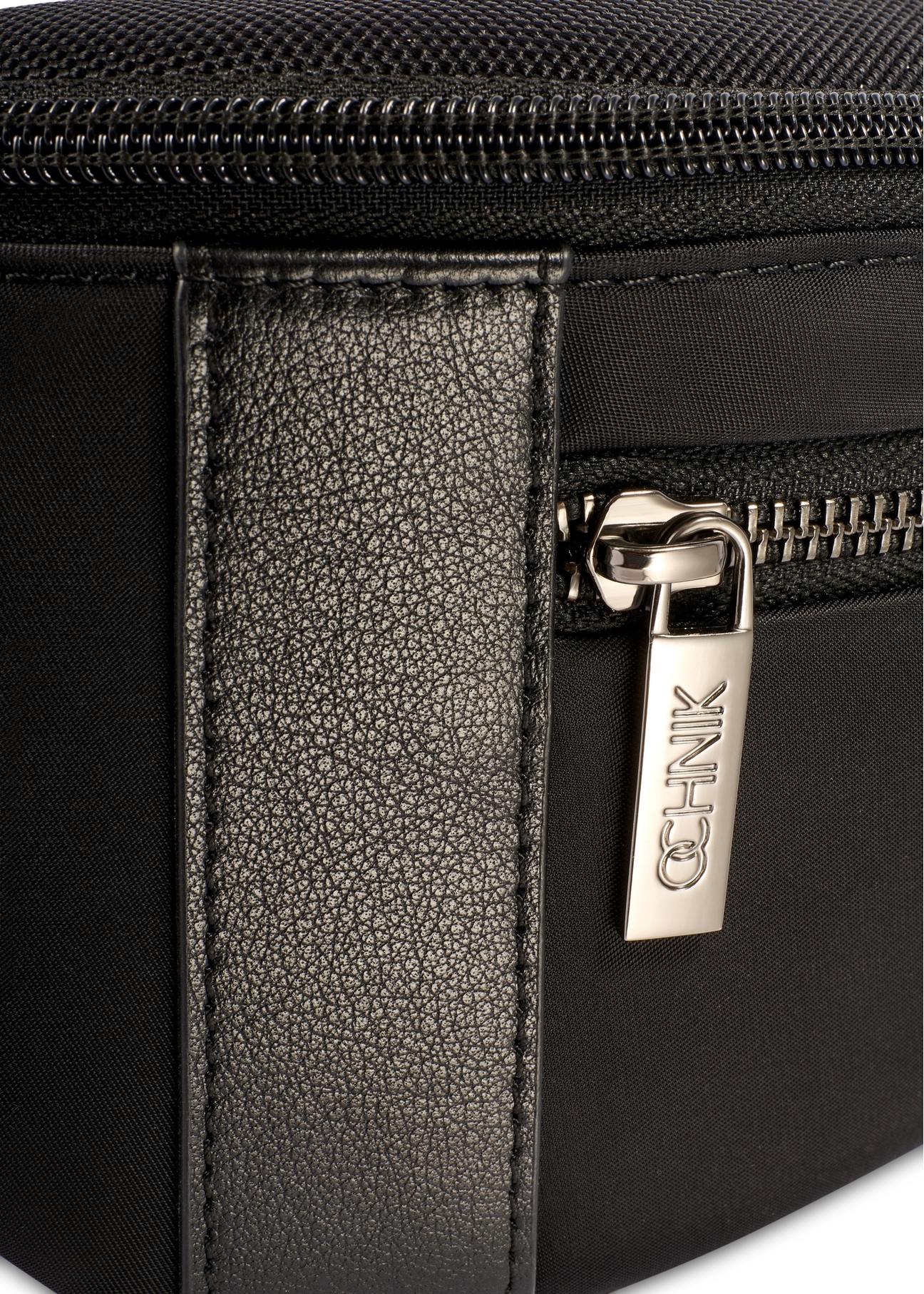 Czarna nerka męska z nylonu TORMN-0407-99(W26)