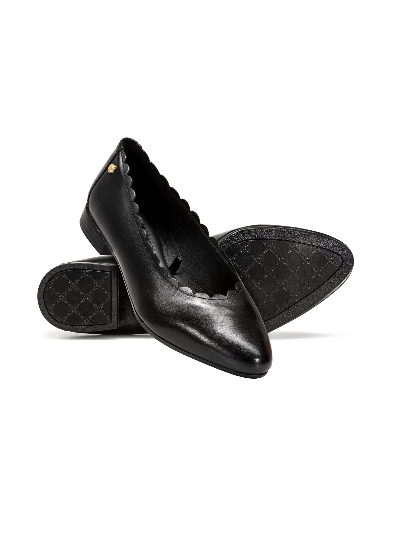 Czarne skórzane baleriny damskie BUTYD-1147-99(W25)-05