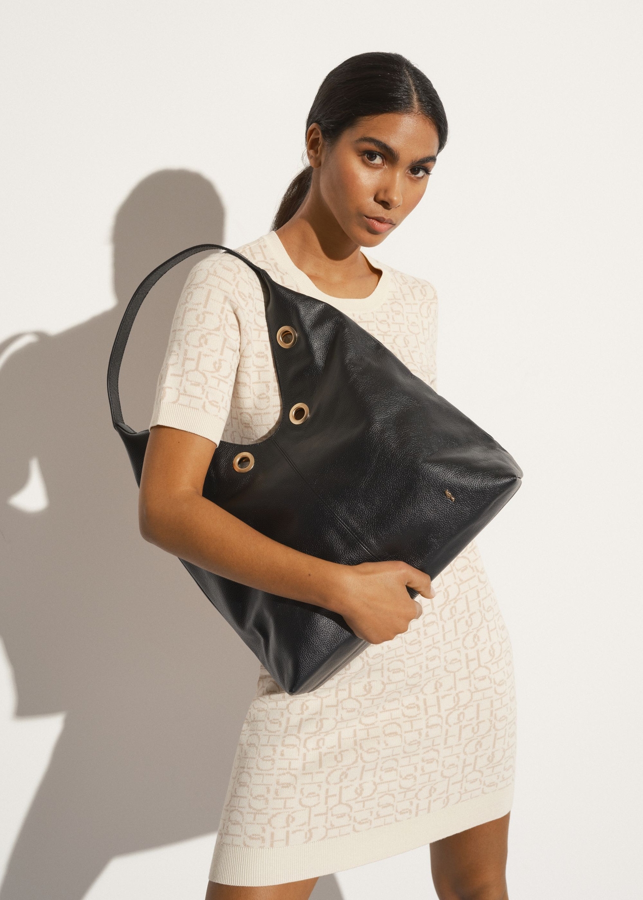 Skórzana torebka damska hobo TORES-0915-99(W23)-06