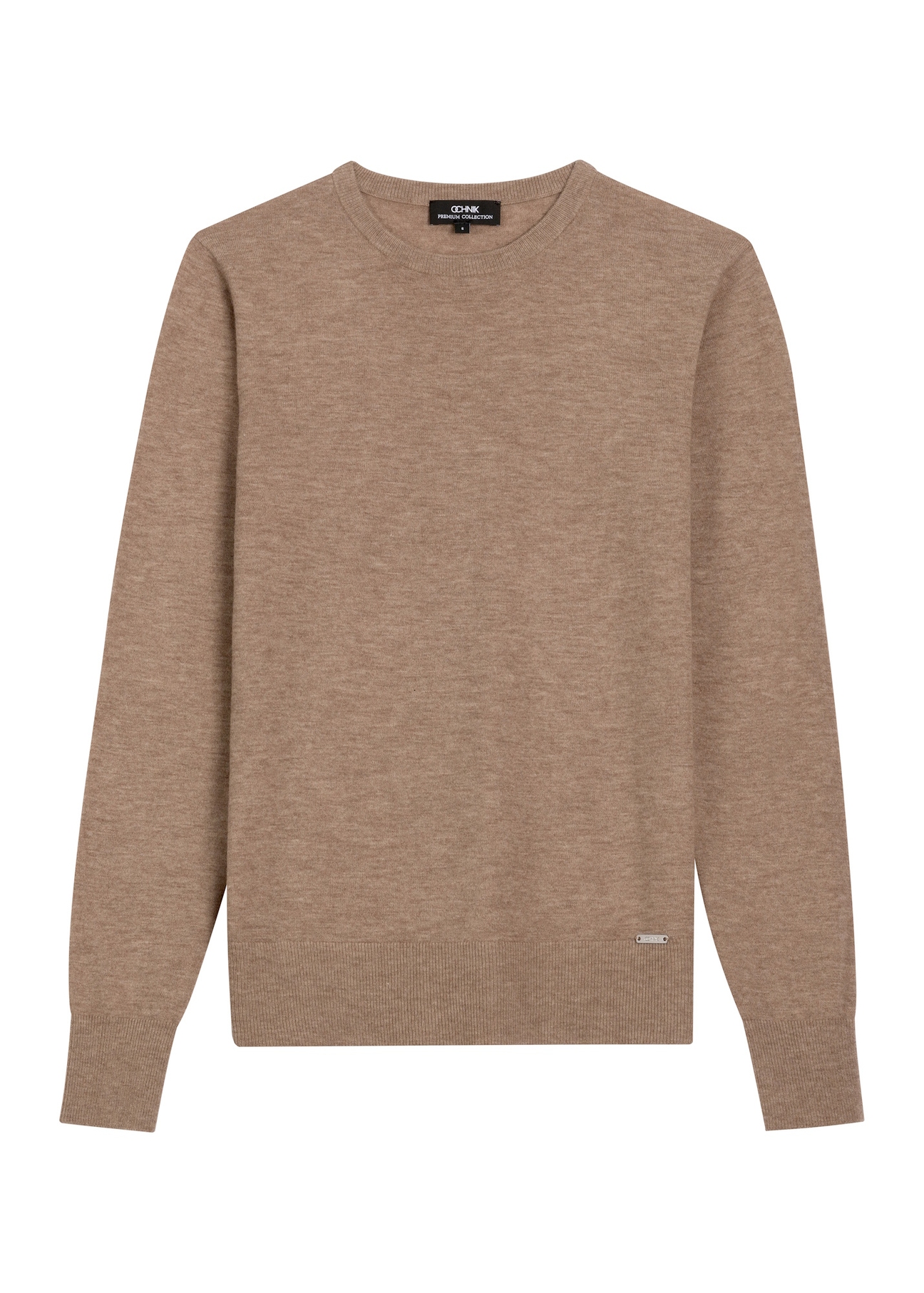 Wełniany sweter w kolorze camelu SWEDT-0267-1D(Z26) - widok produktu z przodu, na białym tle.