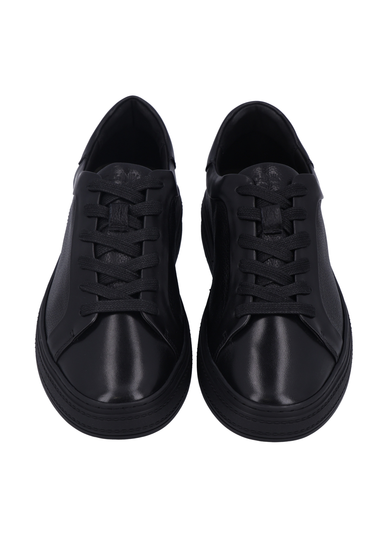 Czarne skórzane buty sportowe męskie BUTYM-0571-99(Z26), widok produktu z przodu na jasnym tle.