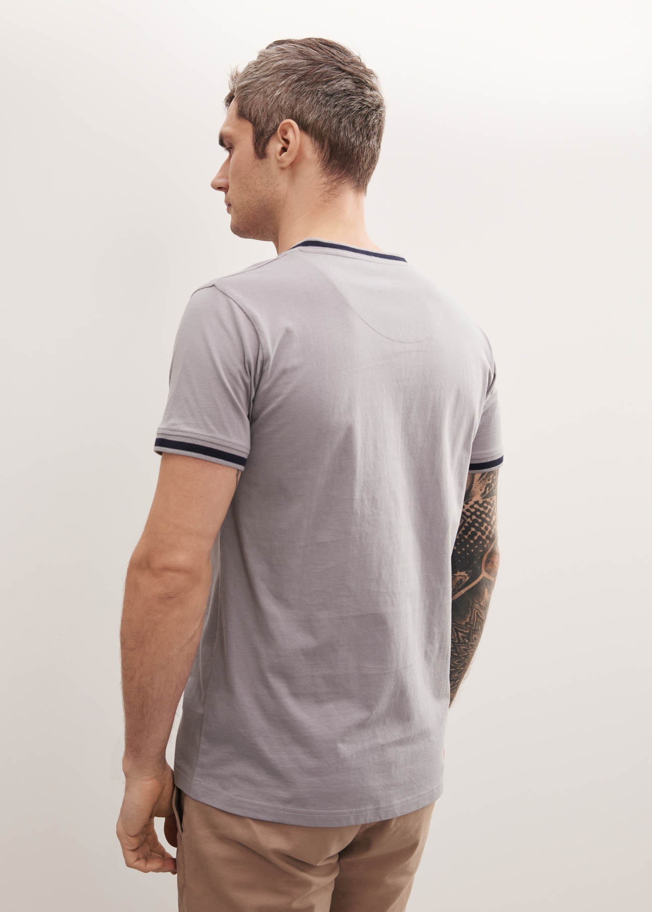 Szaro-granatowy T-shirt męski TSHMT-0069-66(W23)-03