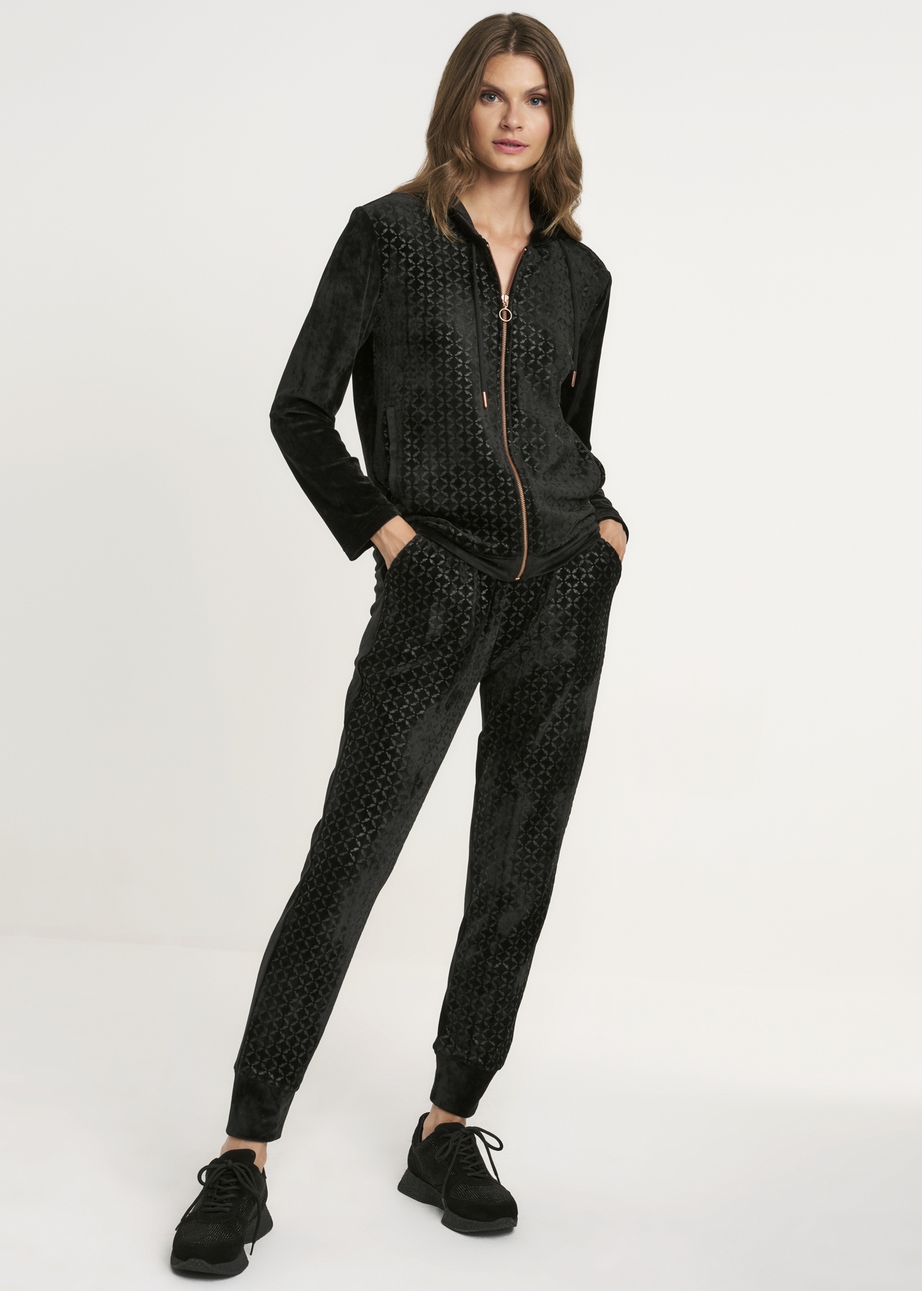 Czarna rozpinana bluza damska BLZDT-0081-99(Z22)-04