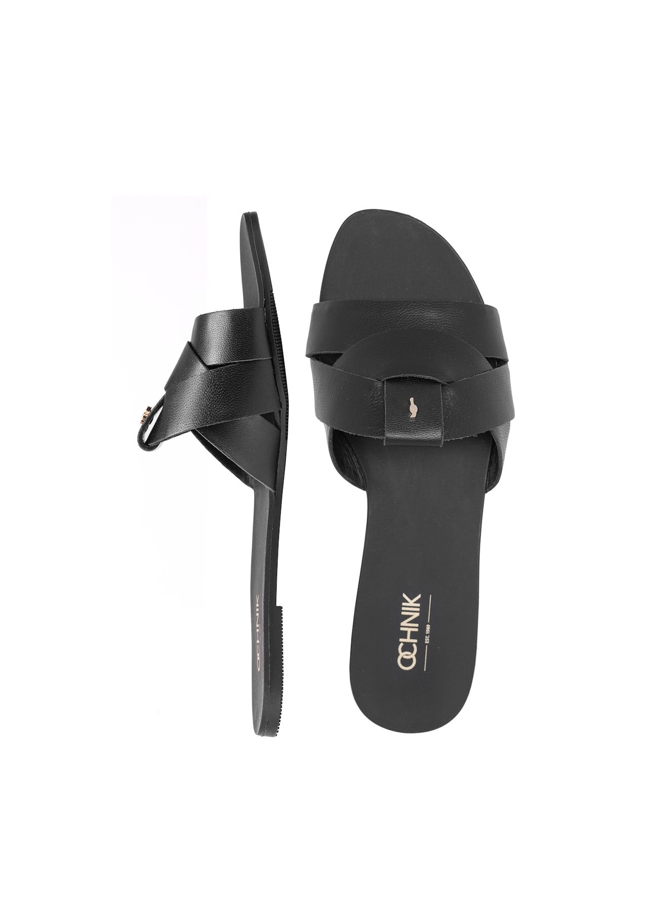 Czarne klapki damskie z plecionką BUTYD-0903C-99(W26), widok produktu z góry na białym tle.