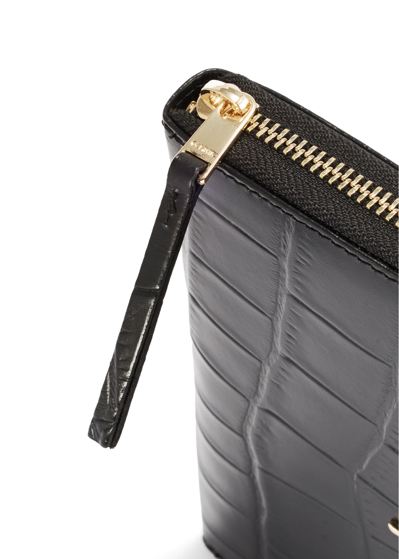 Czarny duży portfel damski croco PORES-0908-9G(Z26) - zbliżenie na detal, na białym tle. 