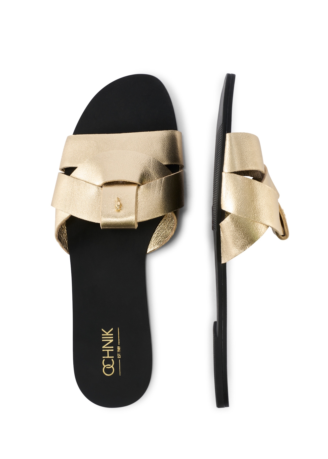 Złote klapki damskie z plecionką BUTYD-0903C-2X(W26), widok produktu z góry na białym tle.