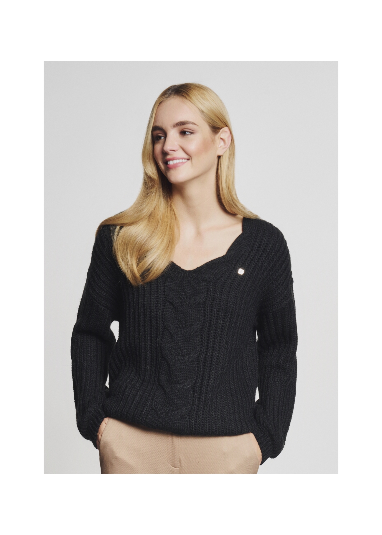 Sweter dekolt V damski SWEDT-0144-99(Z21)-01