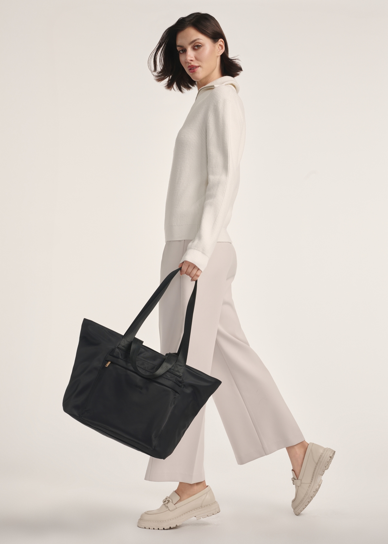 Czarna duża torebka shopper TOREN-0325-99(Z25)