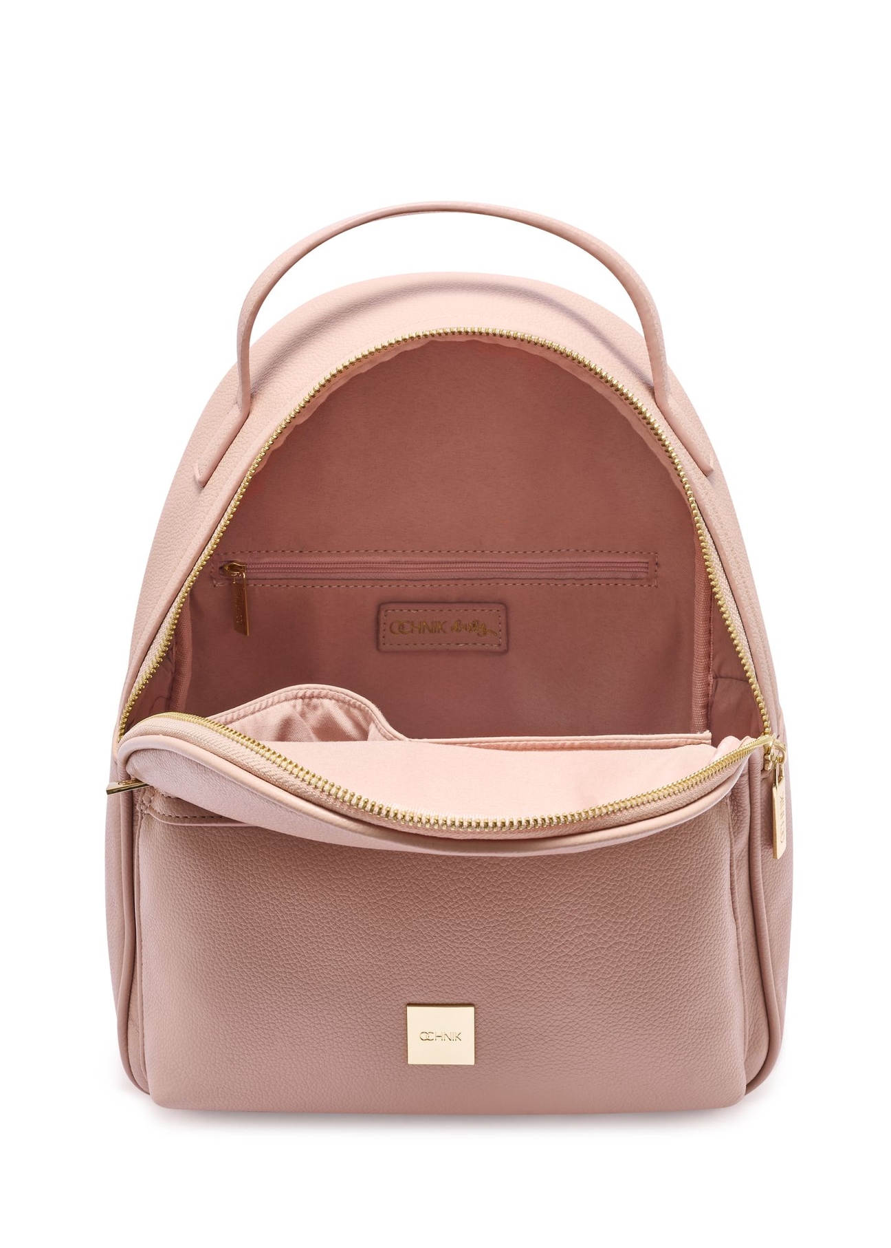 Różowy damski średni plecak TOREC-0920-5A(W26) - widok produktu z przodu, na białym tle. 