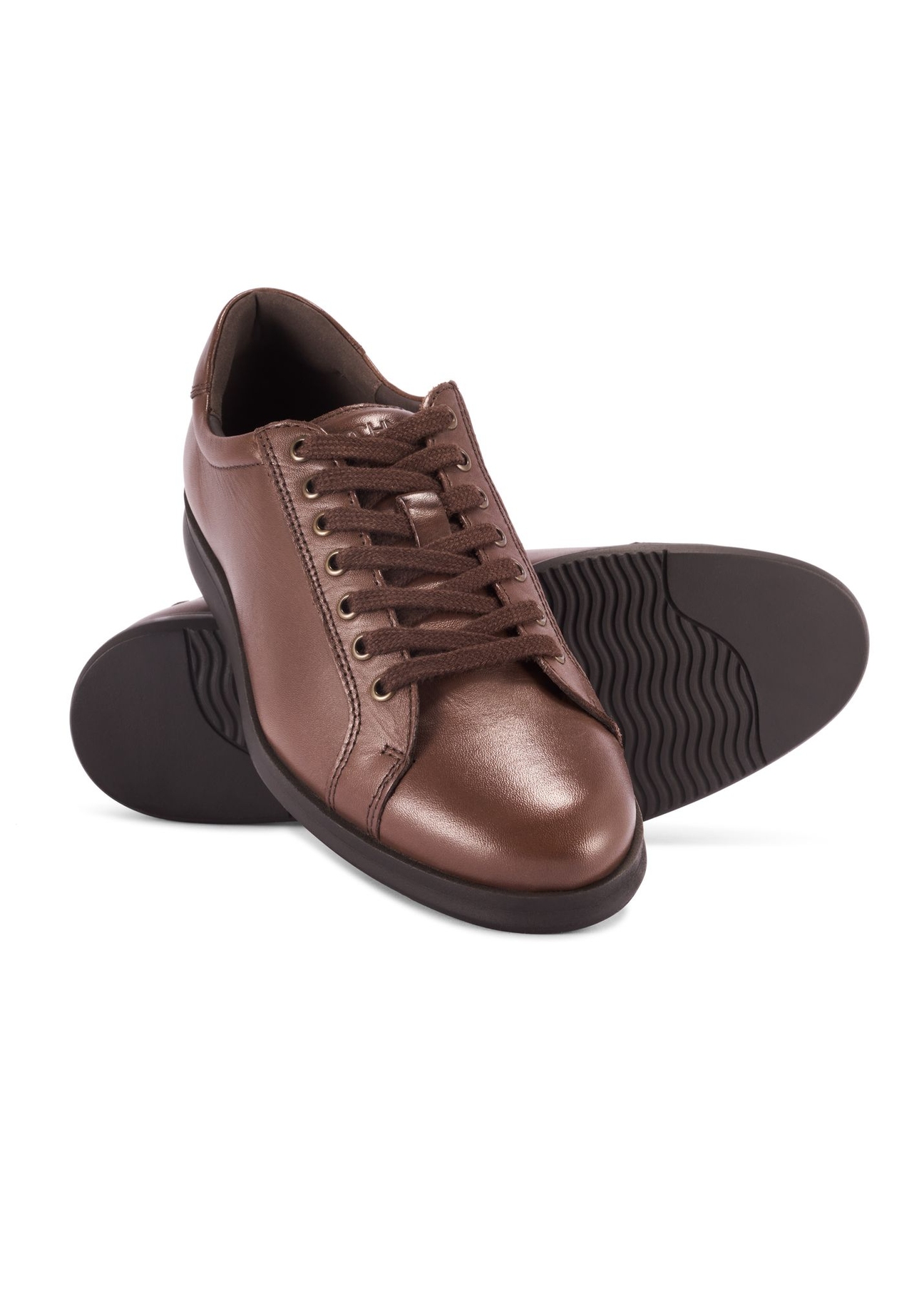 Brązowe skórzane buty męskie BUTYM-0513-89(Z25) - widok produktu z góry na białym tle. 