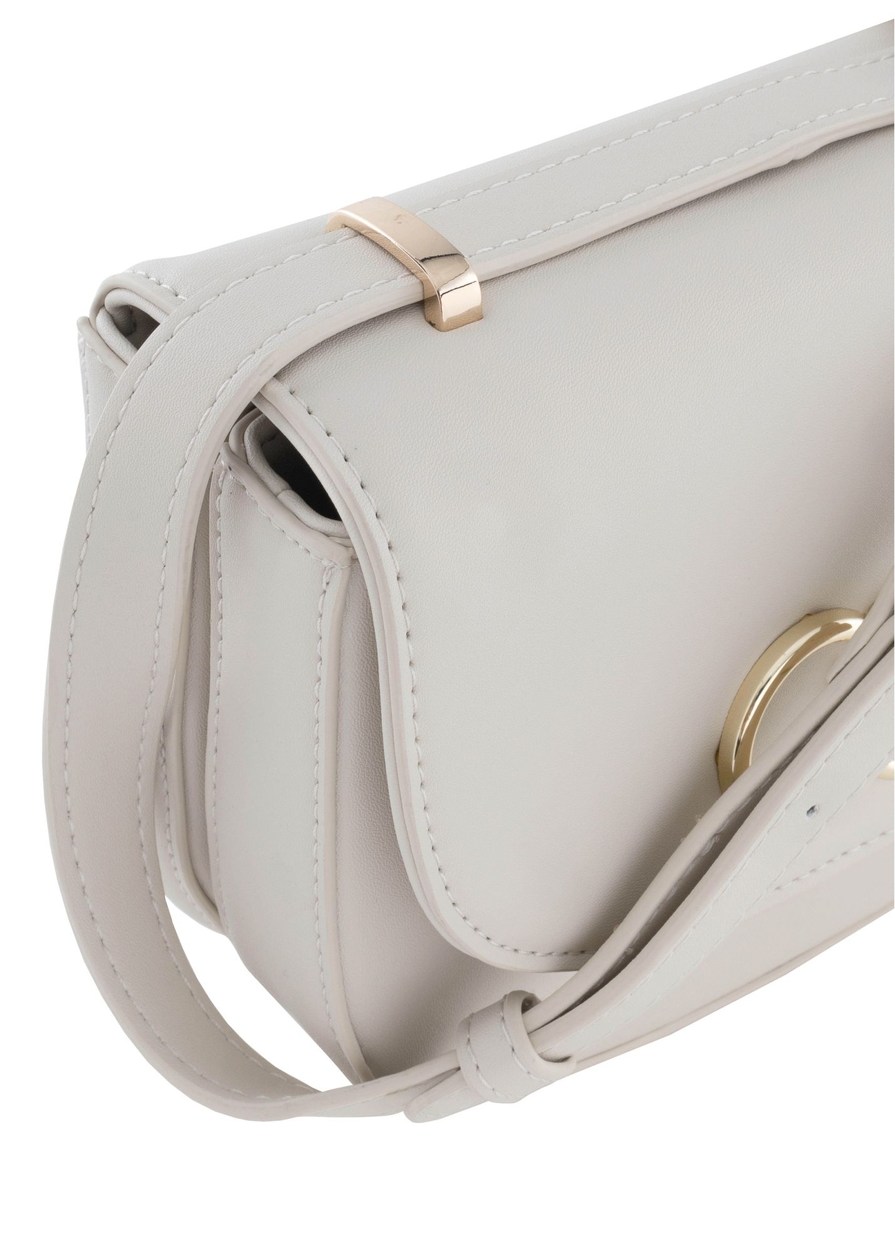 Kremowa torebka typu saddle bag z logo TOREC-0757A-12(W24)-06
