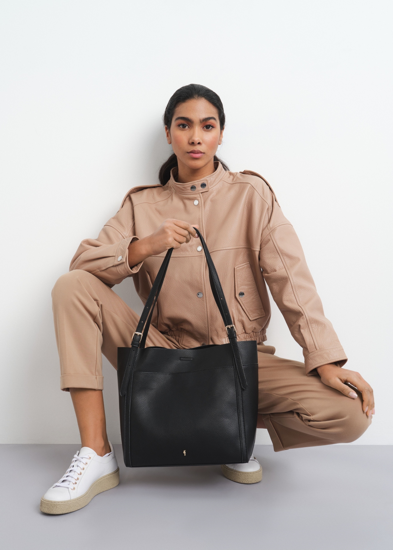 Torebka damska shopper z kosmetyczką TOREC-0779-99(W23)-08