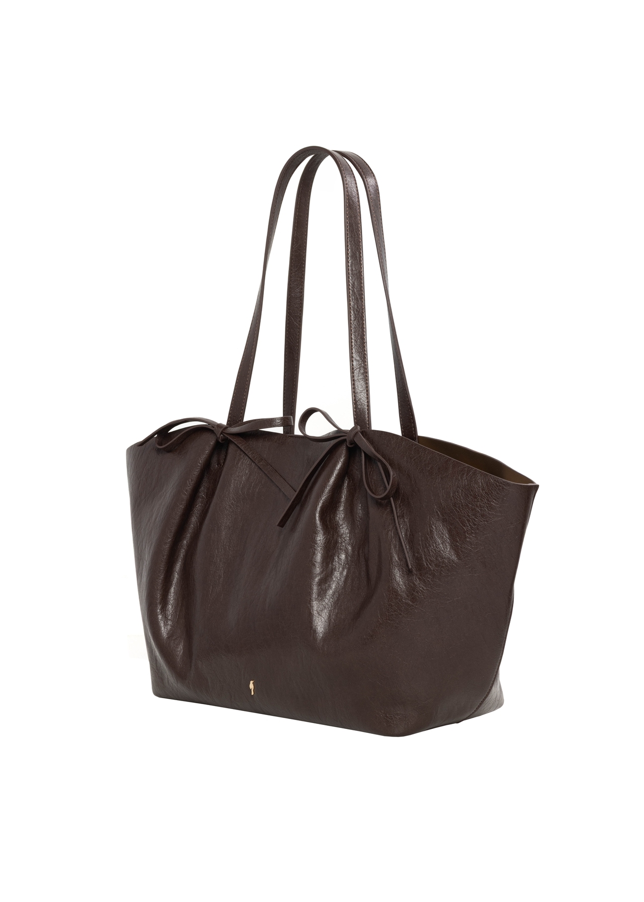 Brązowa torebka z kokardkami typu shopper TOREC-1378-1H(Z26), widok produktu skosem na białym tle.