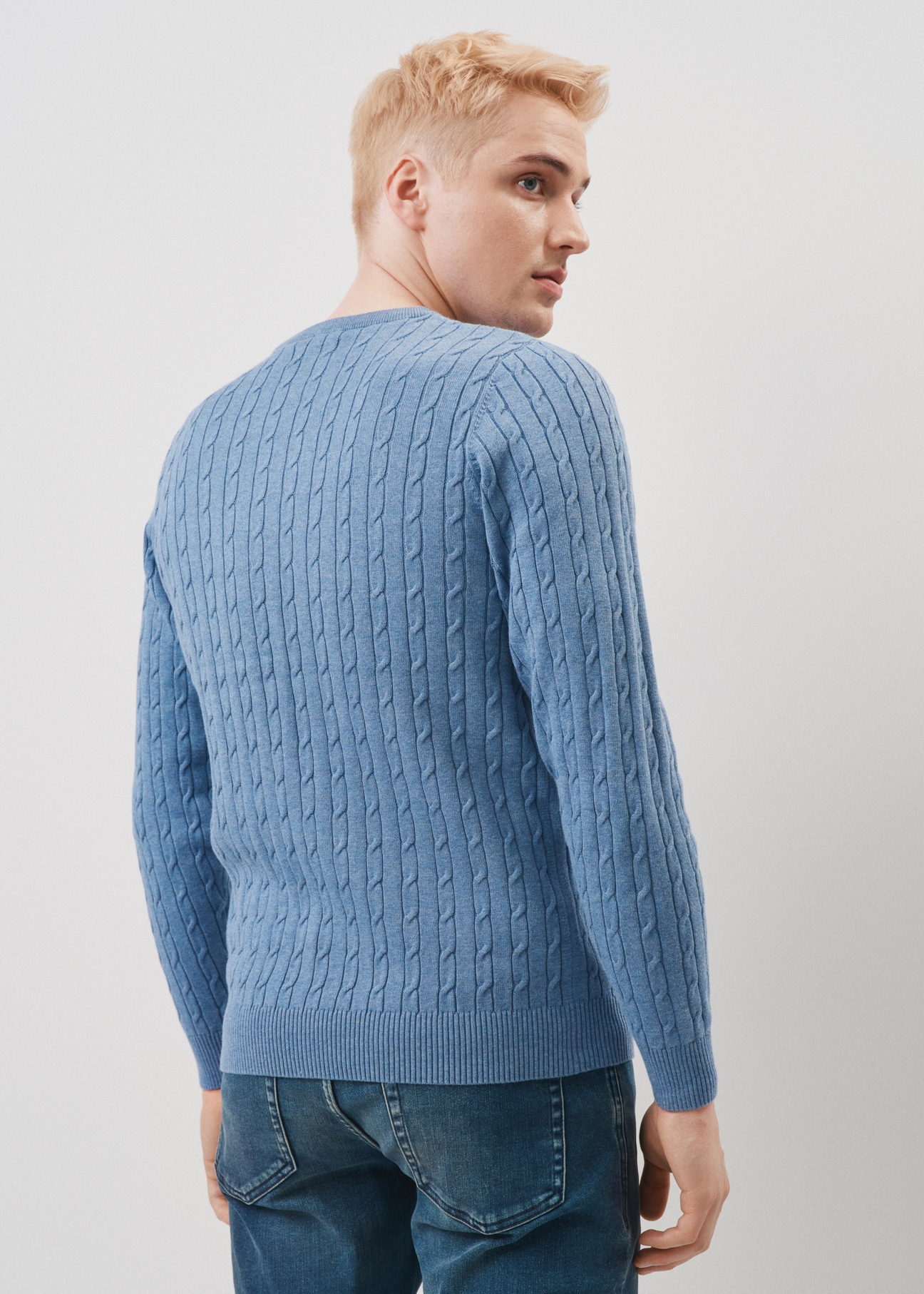 Bawełniany niebieski sweter męski SWEMT-0134-62(Z23)-02