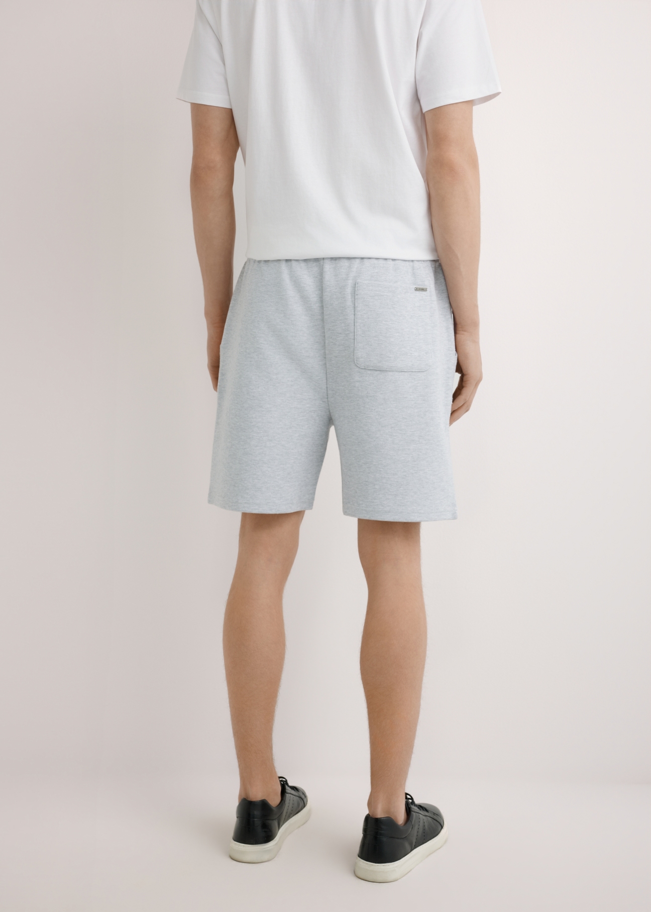 Szare dresowe szorty męskie SZOMT-0035-9A(W26)