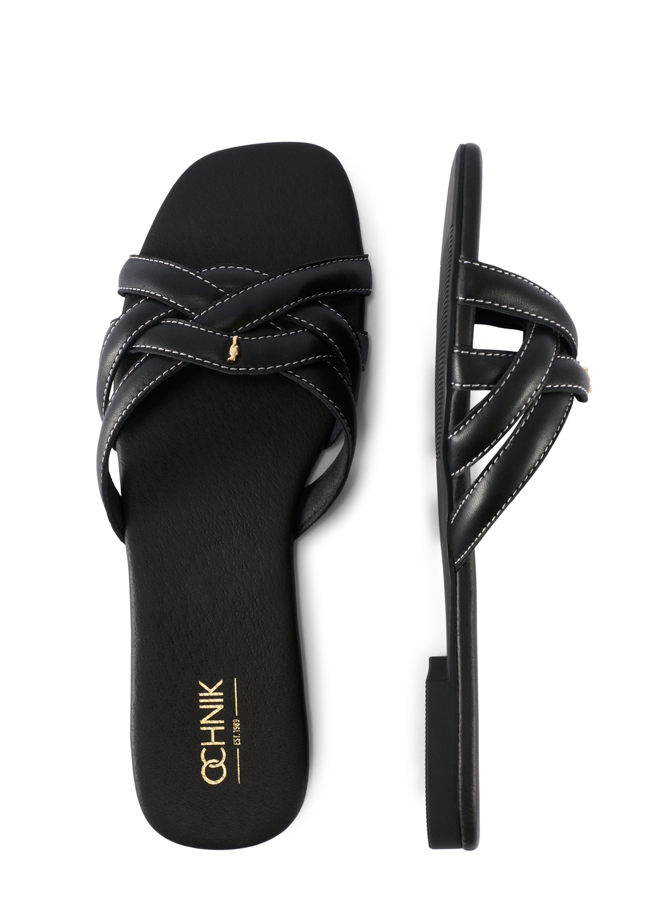 Czarne skórzane klapki damskie z plecionką BUTYD-1222-99(W26), widok produktu z góry na białym tle.