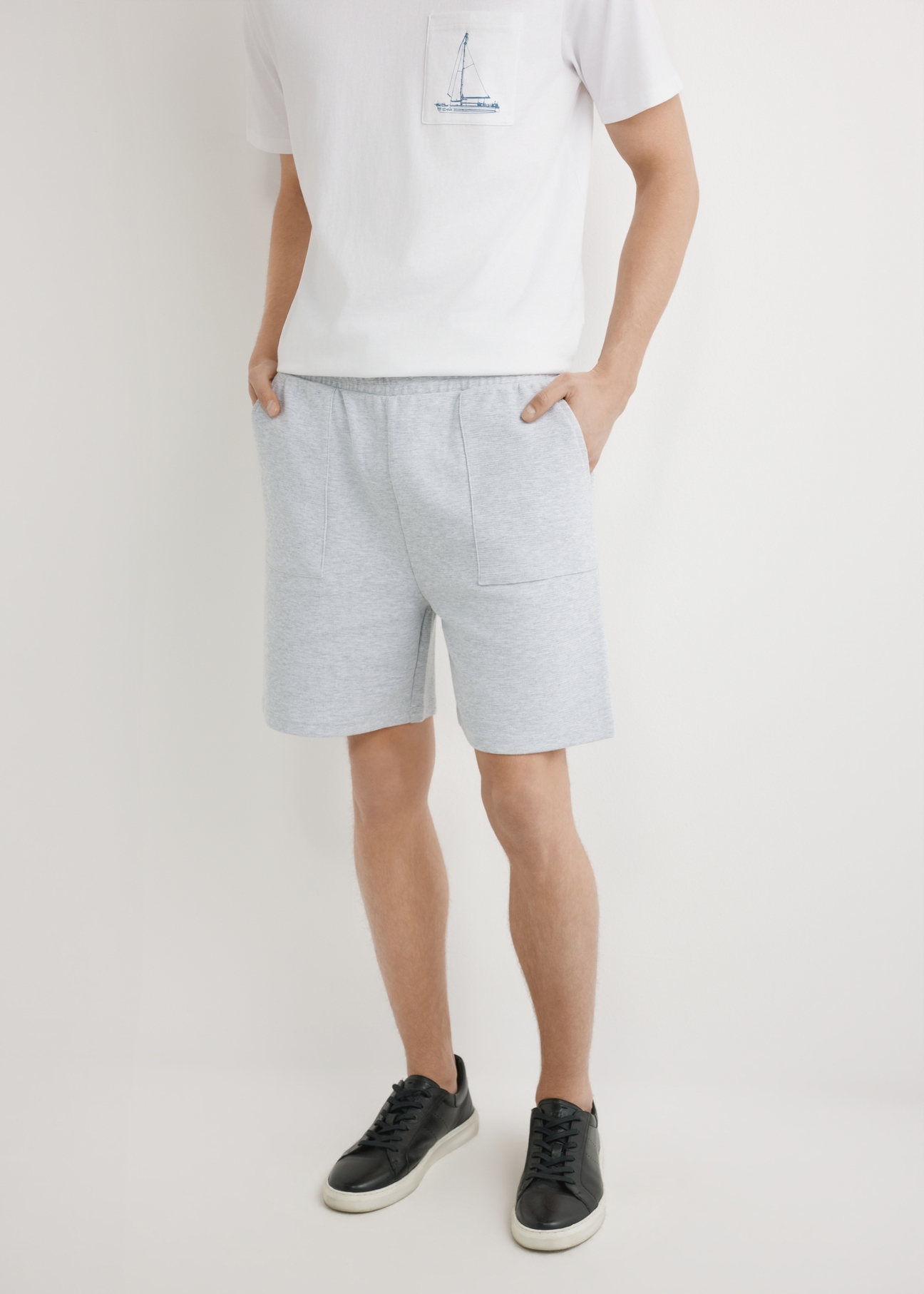 Szare dresowe szorty męskie SZOMT-0035-9A(W26)