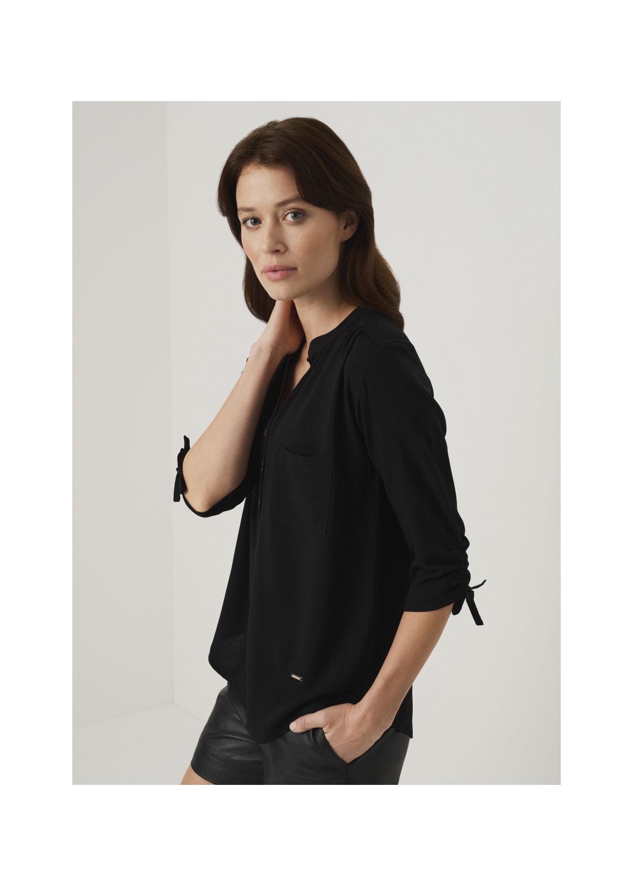 Bluzka damska BLUDT-0142-99(W22)-02