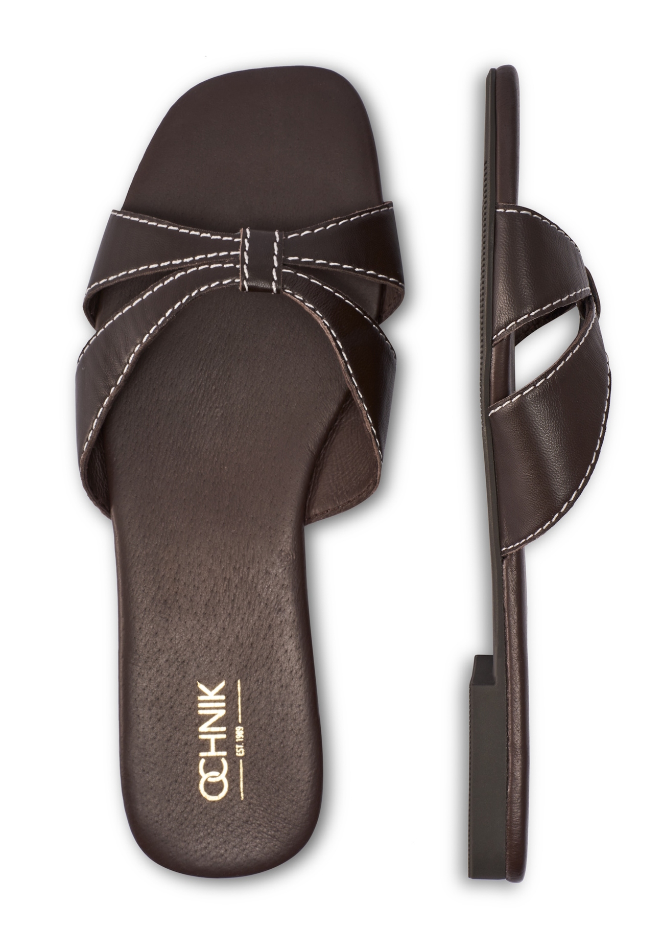 Ciemnobrązowe skórzane klapki damskie BUTYD-1227-1I(W26), widok produktu z góry na białym tle.