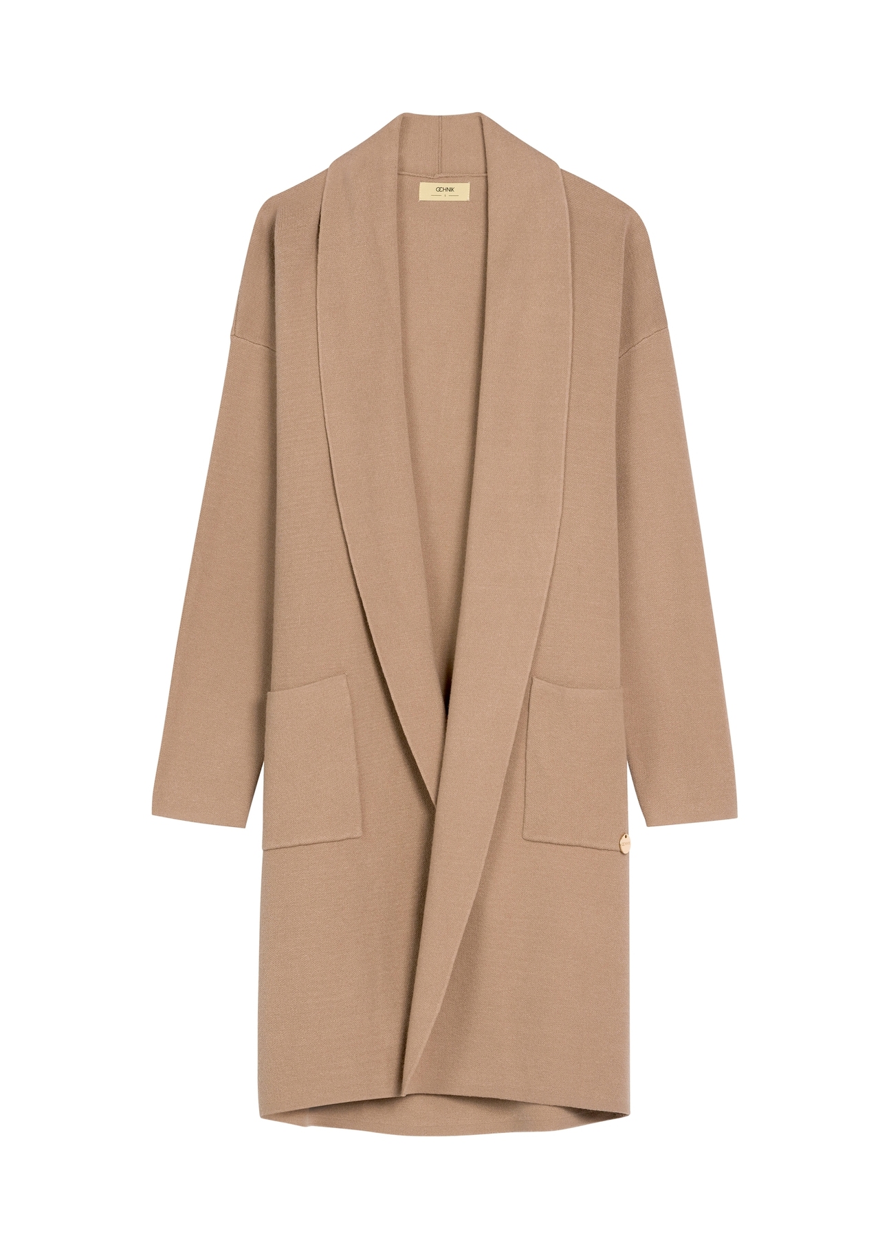 Camelowy kardigan damski KARDT-0041-1D(W26), widok produktu od przodu na białym tle.