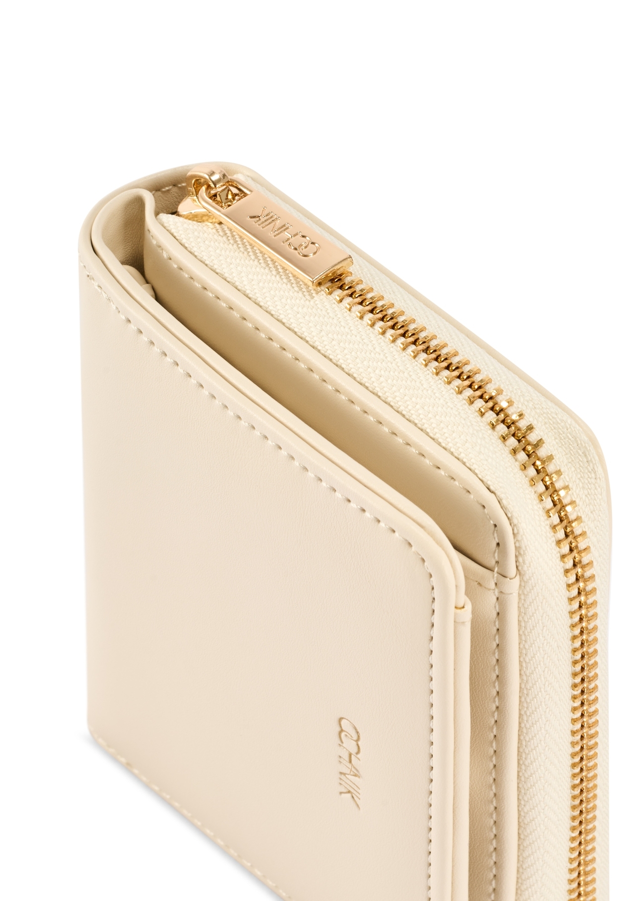 Kremowy średni portfel damski POREC-0412-0B(W26), zbliżenie na detal produktu na białym tle.