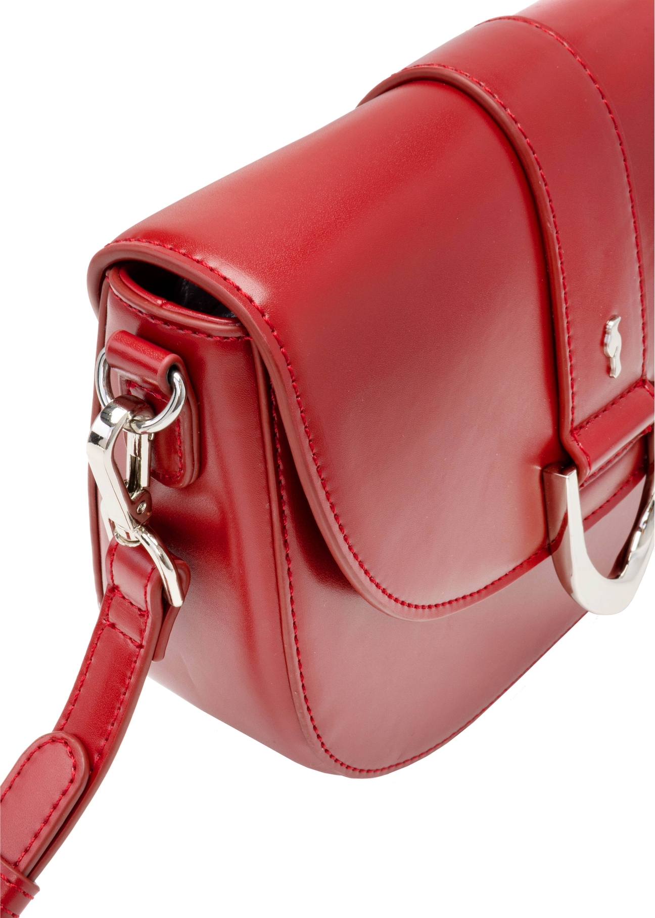 Czerwona klasyczna torebka damska TOREC-0879B-41(Z25), zbliżenie na detal produktu, widok na białym tle.