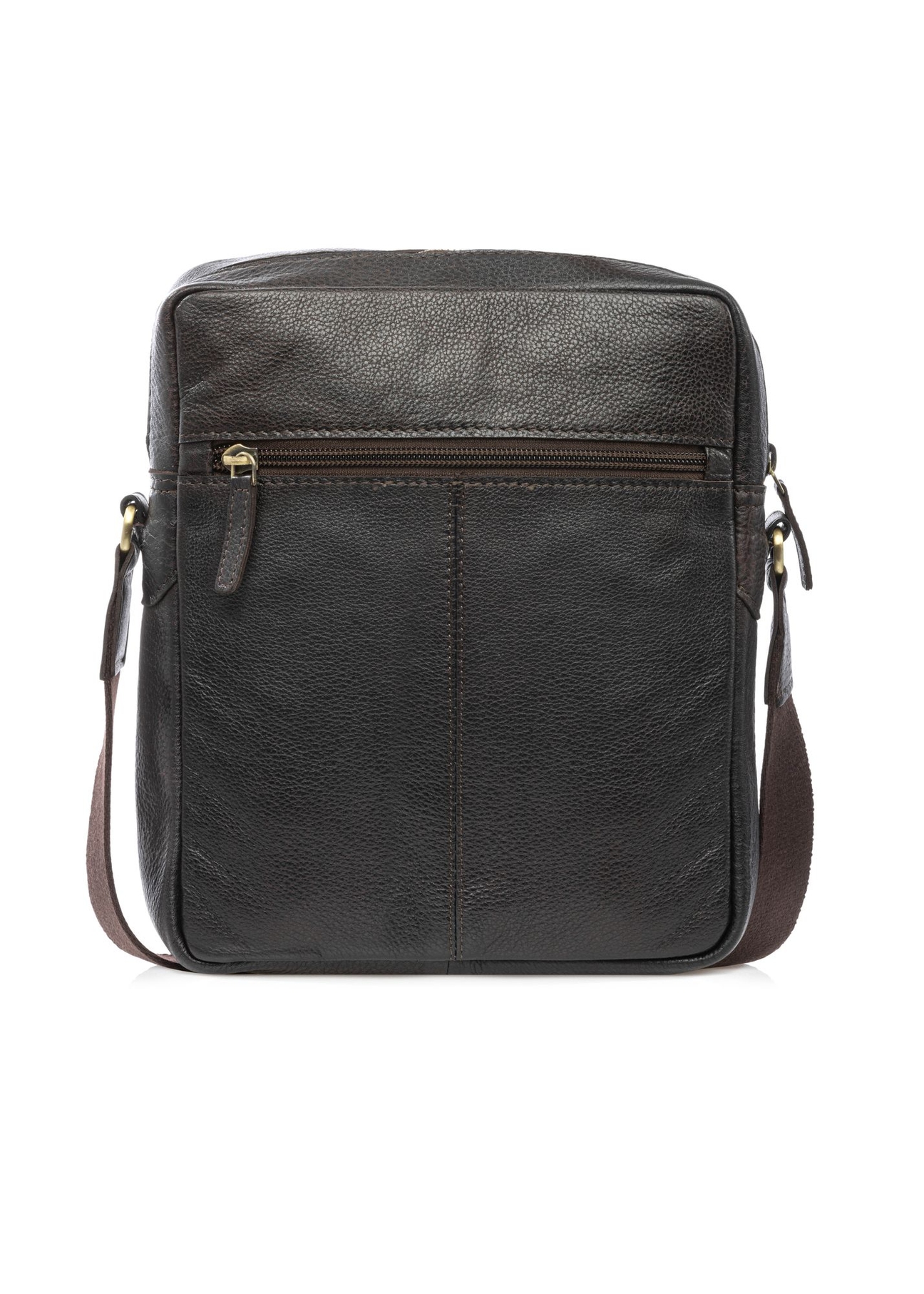 Skórzana torba męska w kolorze ciemnobrązowym TORMS-0502-1I(W26) - widok produktu z tyłu, na białym tle. 