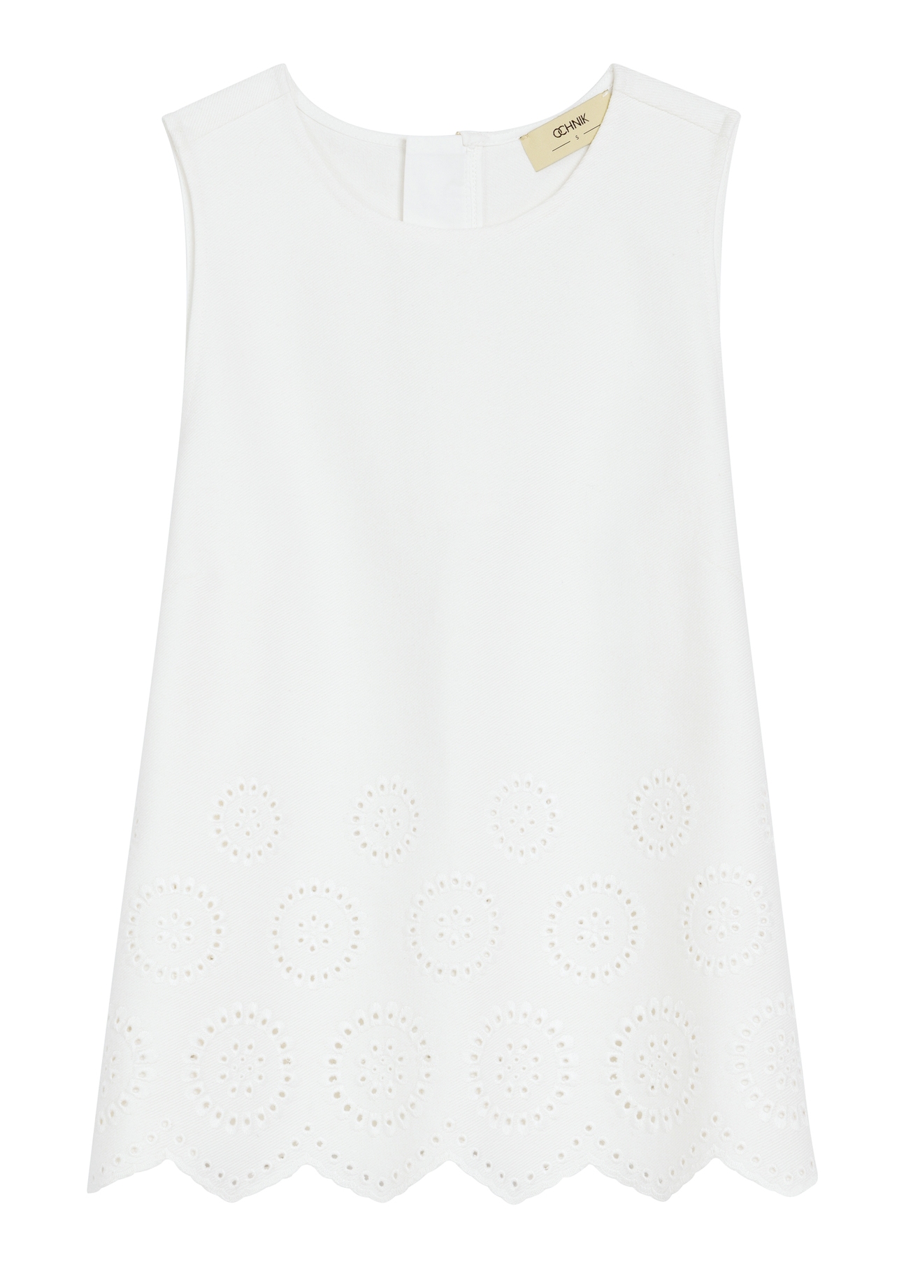 Biała bluzka damska BLUDT-0207-0B(W26), widok produktu z przodu na białym tle.