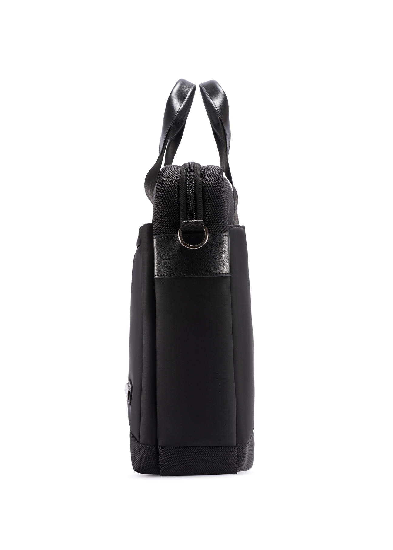 Czarna teczka męska TORMN-0403-99(W26), widok produktu od boku na białym tle.