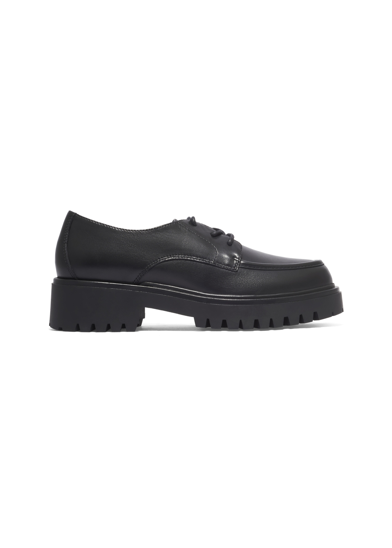 Czarne skórzane buty damskie BUTYD-1310-99(Z26), widok produktu z boku na białym tle.
