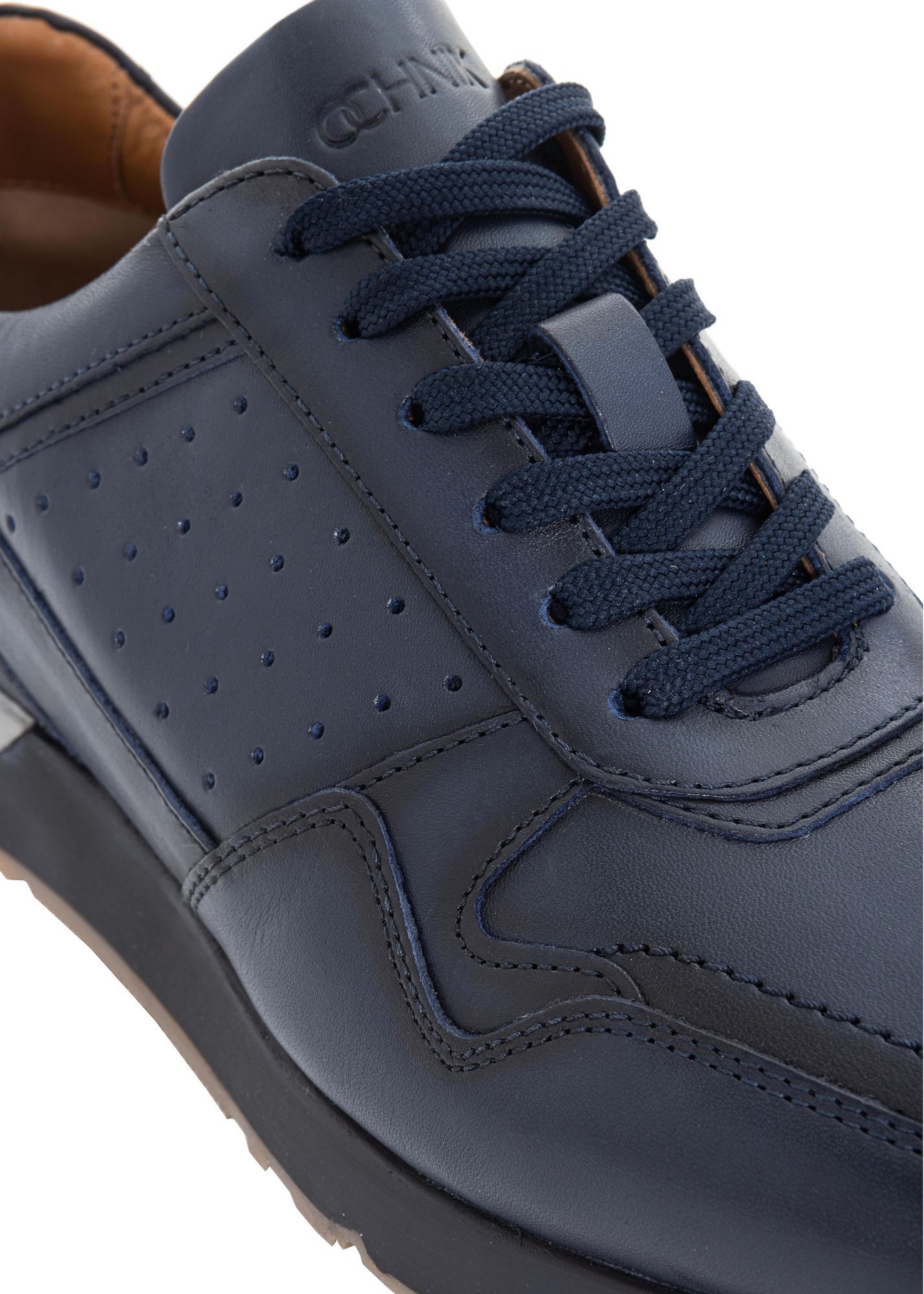 Granatowe skórzane sneakersy męskie BUTYM-0434-68(W23)-06