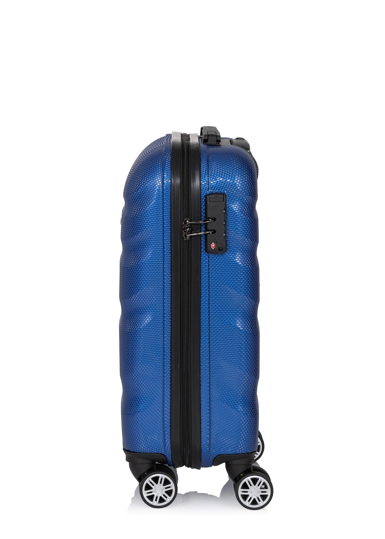 Walizka mała na kółkach WALPC-0012-7C-19(W26), widok produktu z boku na białym tle.