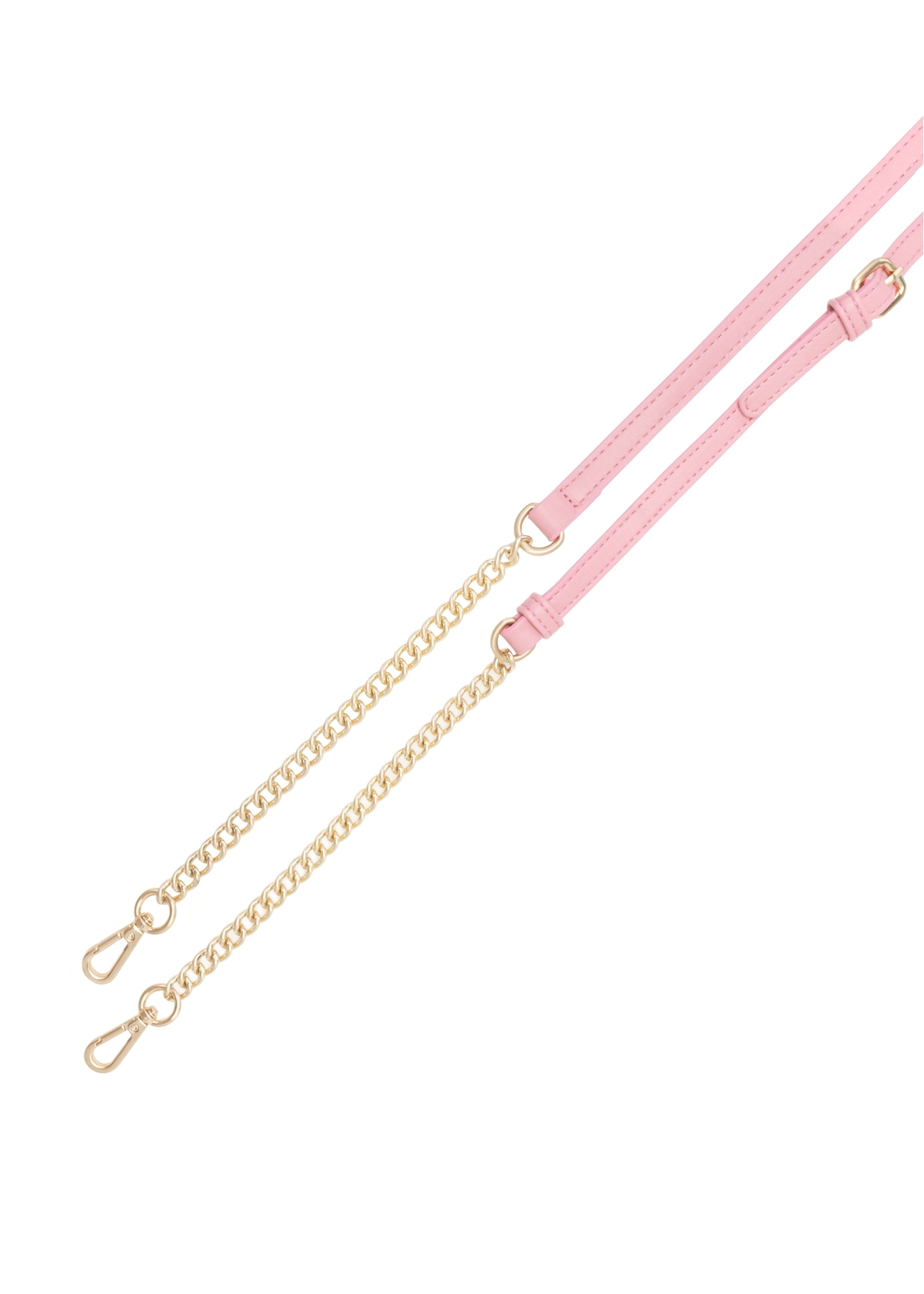 Różowa torebka w kształcie serca TOREC-1154-5B(W26), widok na odpinany paske produktu, widok na białym tle.