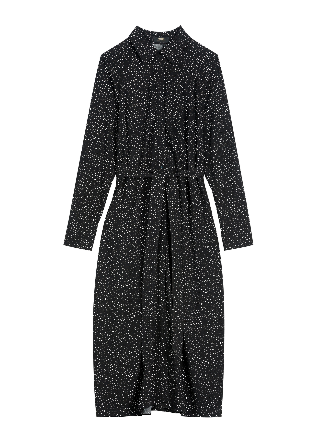 Czarna sukienka w kropki SUKDT-0258-9P(W26) - widok produktu z przodu, na białym tle. 