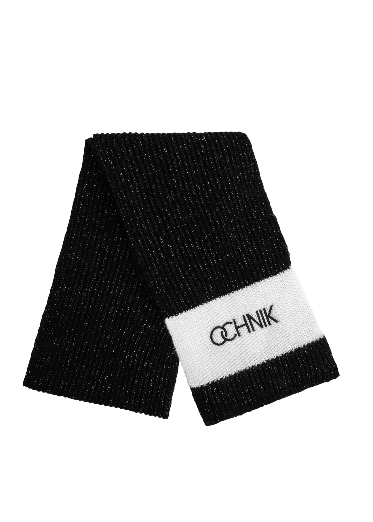 Czarny szalik damski z logo OCHNIK SZADT-0125A-99(Z25), widok produktu od przodu na białym tle.