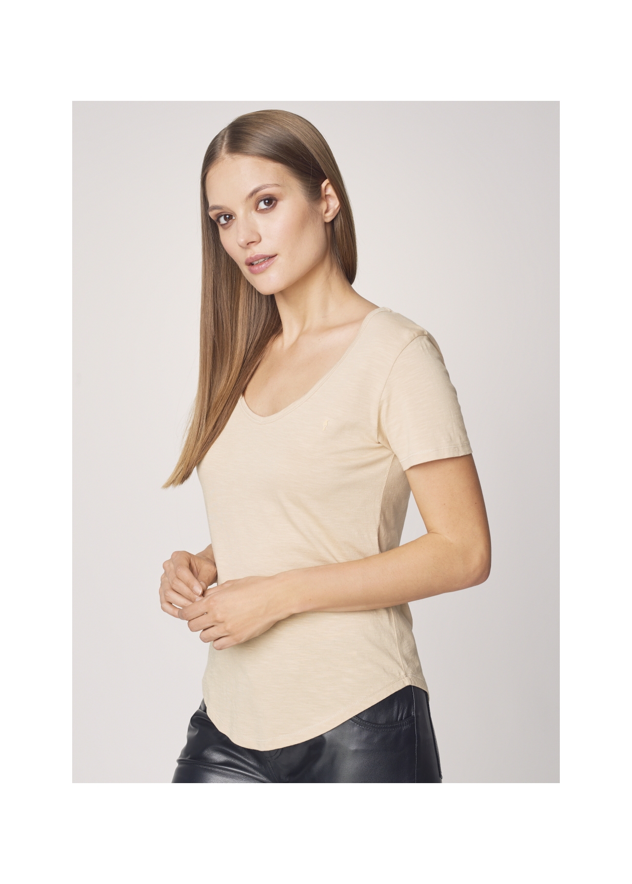 T-shirt damski TSHDT-0077-81(Z21)-02
